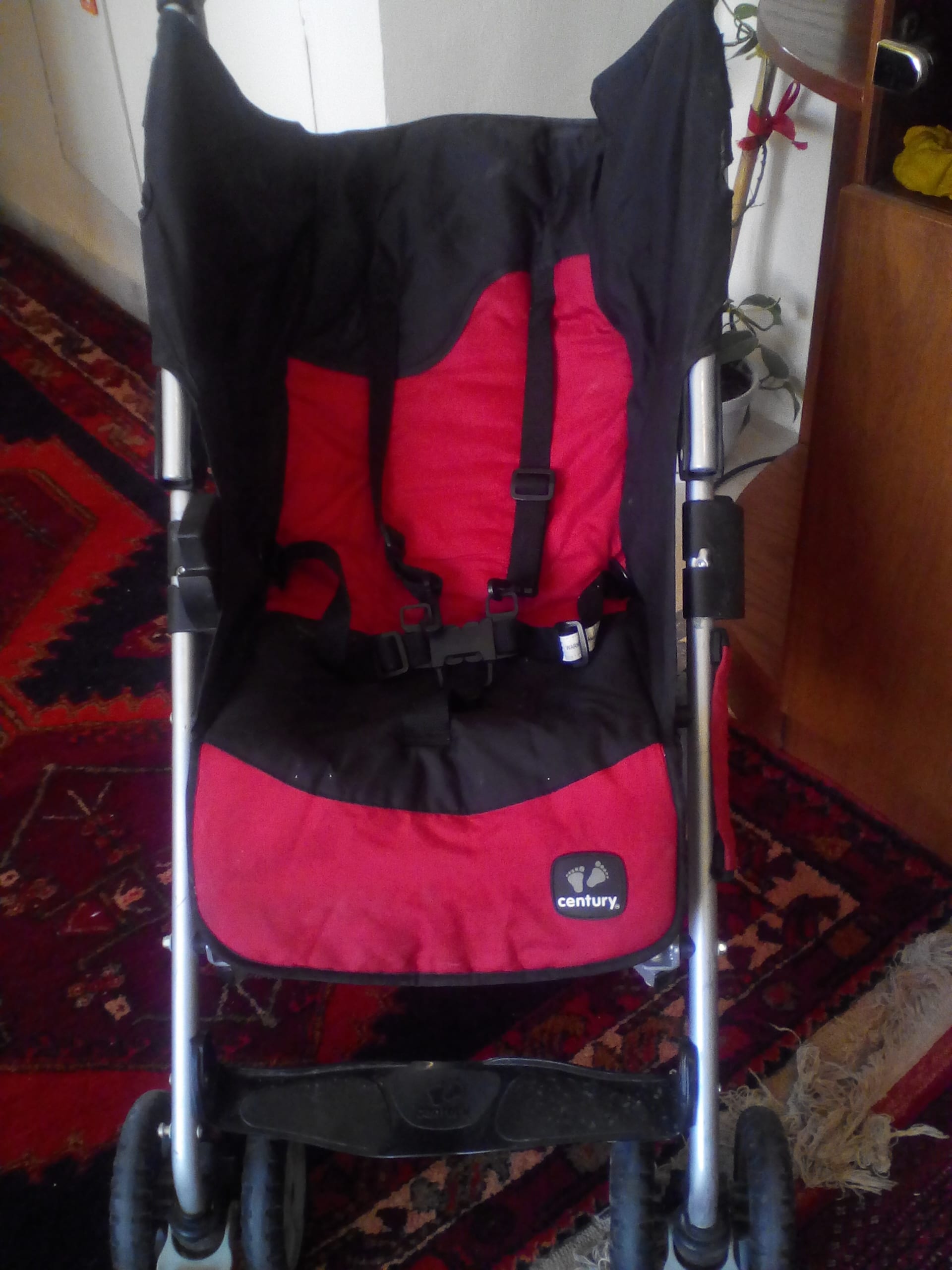 century baby stroller عرباية
لا تنسَ أنك شاهدت هذا الإعلان في عنكبوت
عرباية نوع century
السع...