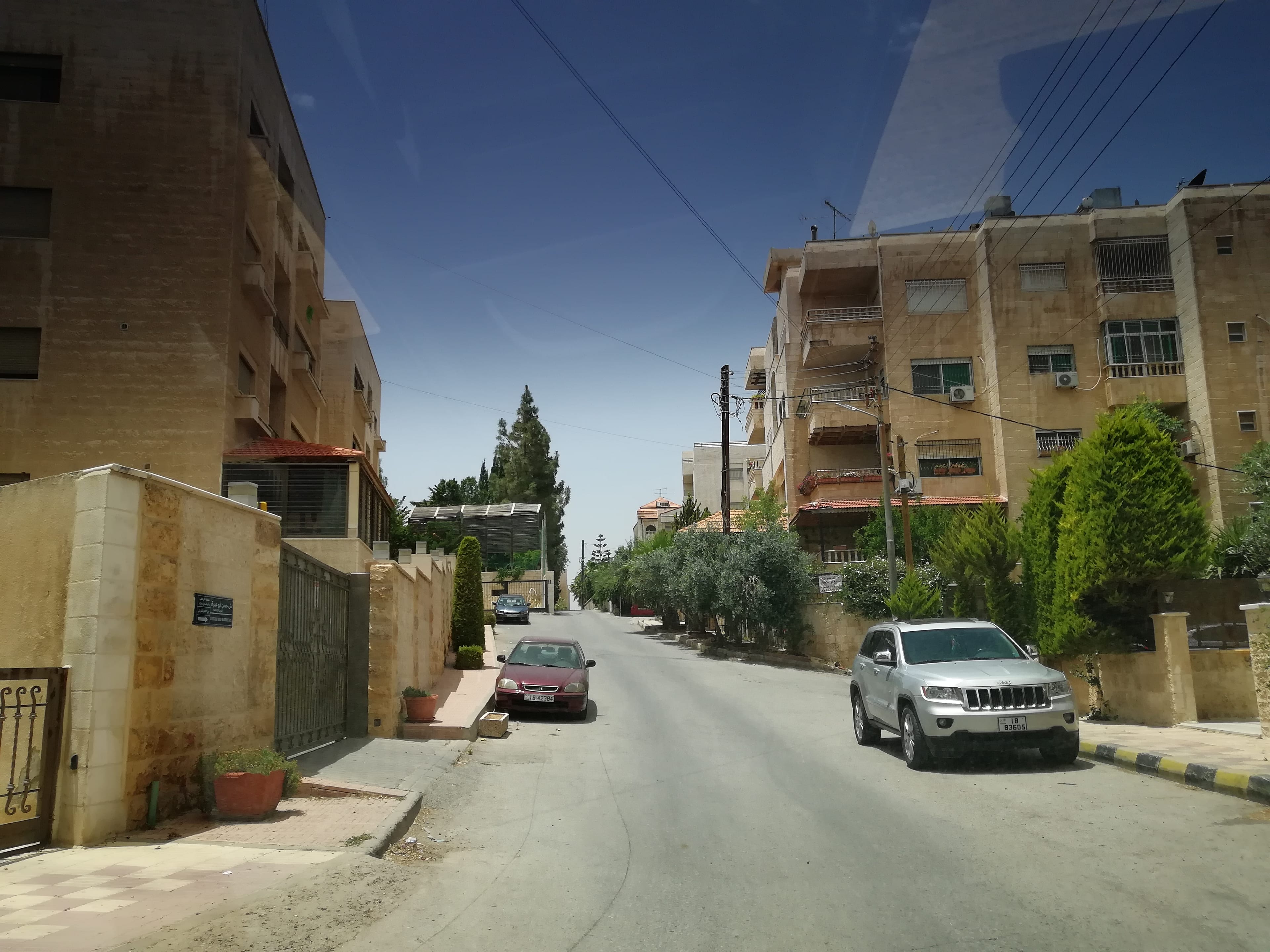 ارض سكن ب في تلاع العلي
لا تنسَ أنك شاهدت هذا الإعلان في عنكبوت
على شارعين مرتفعه ذات اطلاله...