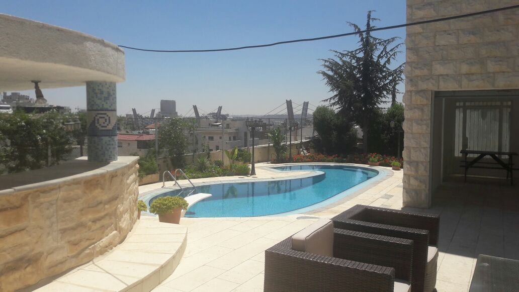 Very luxurious villa - 750 m - for rent in Abdoun - with swimming pool, gardens
لا تنسَ أنك شاهدت هذا الإعلان في عنكبوت...