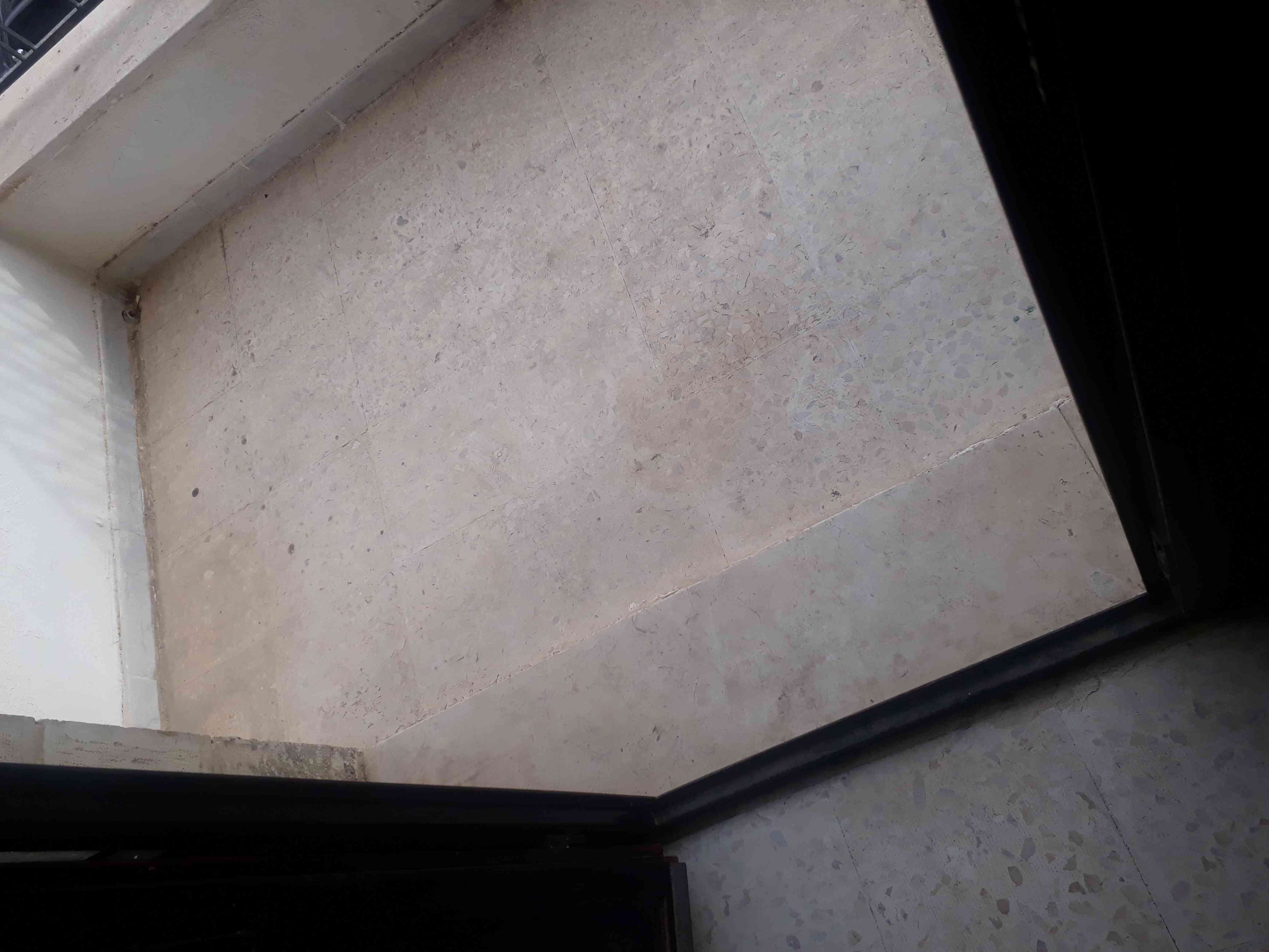 2 نوم شقة فارغة للايجار الجاردنز
لا تنسَ أنك شاهدت هذا الإعلان في عنكبوت
طابق ثاني مع مصعد...