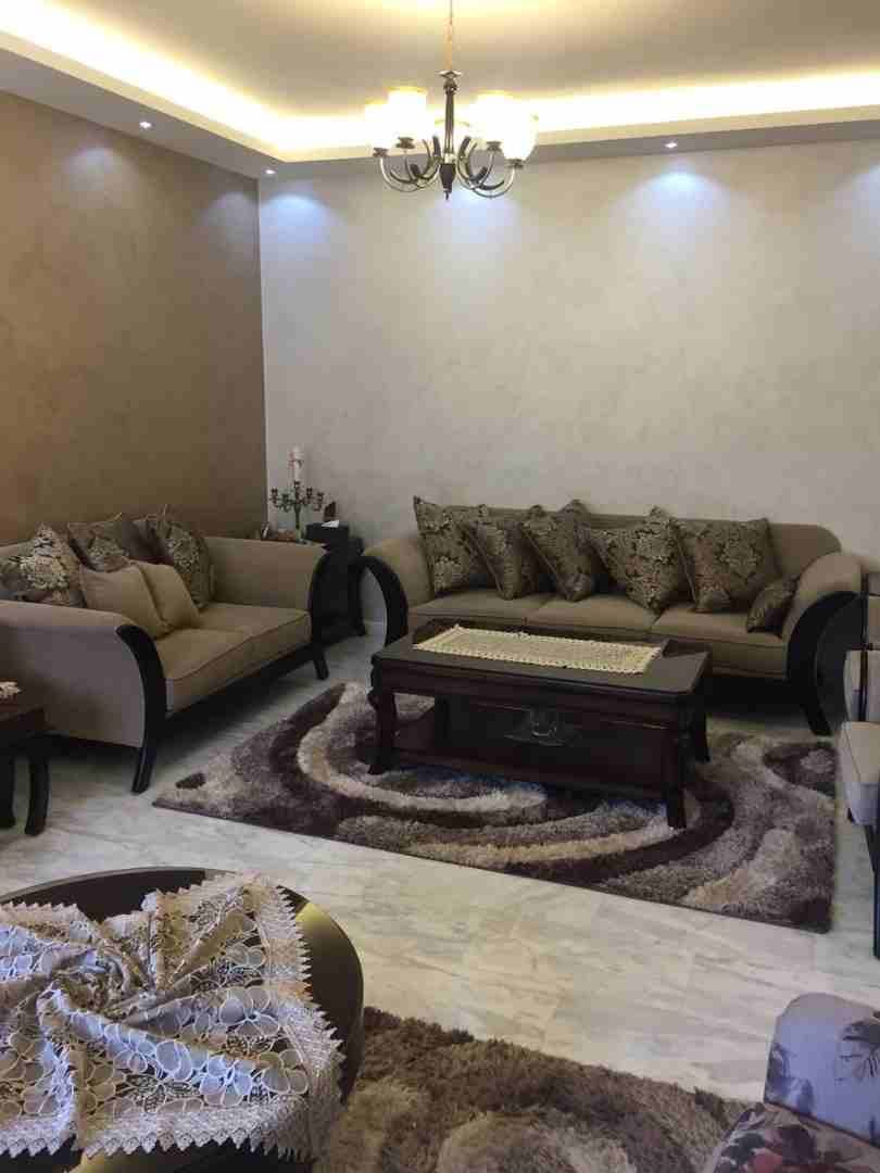 شقة للبيع في عبدون قرب الدوار الخامس ‏بسعر مغري جدا ‏المساحة 220 متر ‏طابق ثاني ....
لا تنسَ أنك شاهدت هذا الإعلان في عنكبوت...