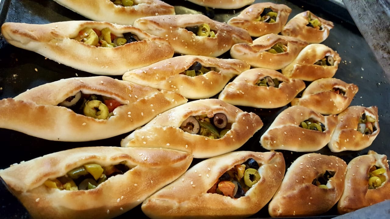 عرض خاص على جميع انواع البتزا و المعجنات
لا تنسَ أنك شاهدت هذا الإعلان في عنكبوت
بيتزا و معجن...