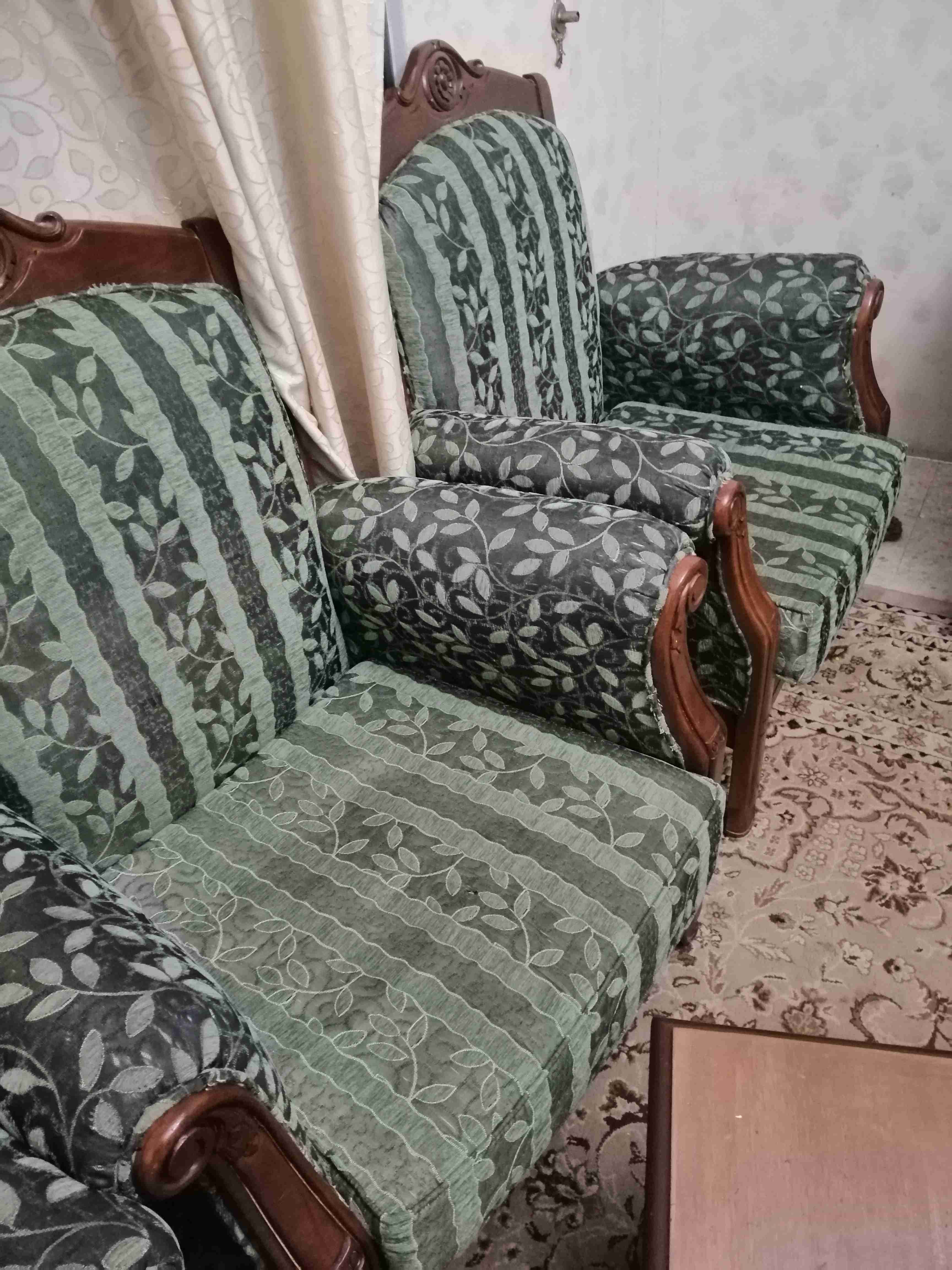 طقم كنب للبيع
لا تنسَ أنك شاهدت هذا الإعلان في عنكبوت
طقم كنب فاخر للبيع خشب زان 9 مقاعد بحا...