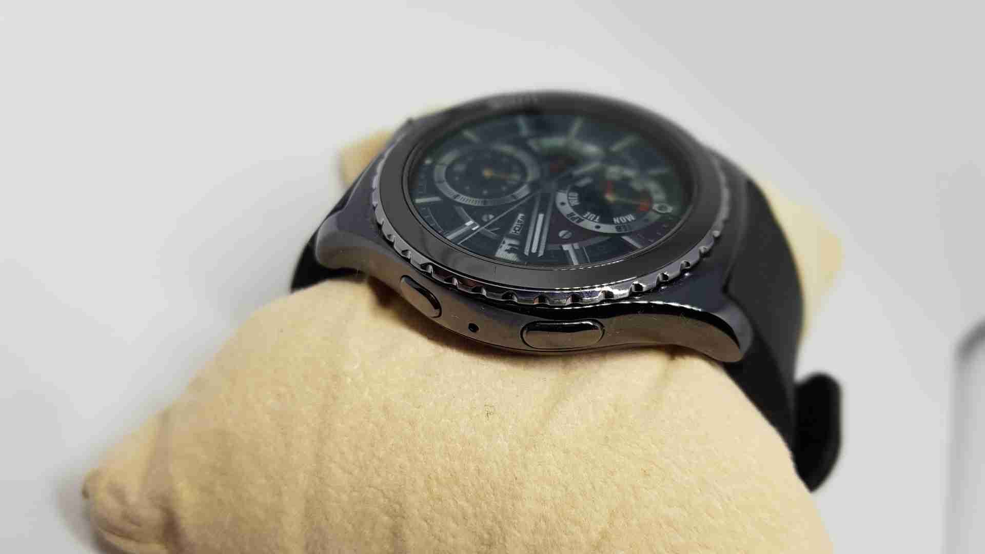 GEAR S2 CLASSIC IN EXCELLENT CONDITION
لا تنسَ أنك شاهدت هذا الإعلان في عنكبوت
GEAR S2 CLASSI...