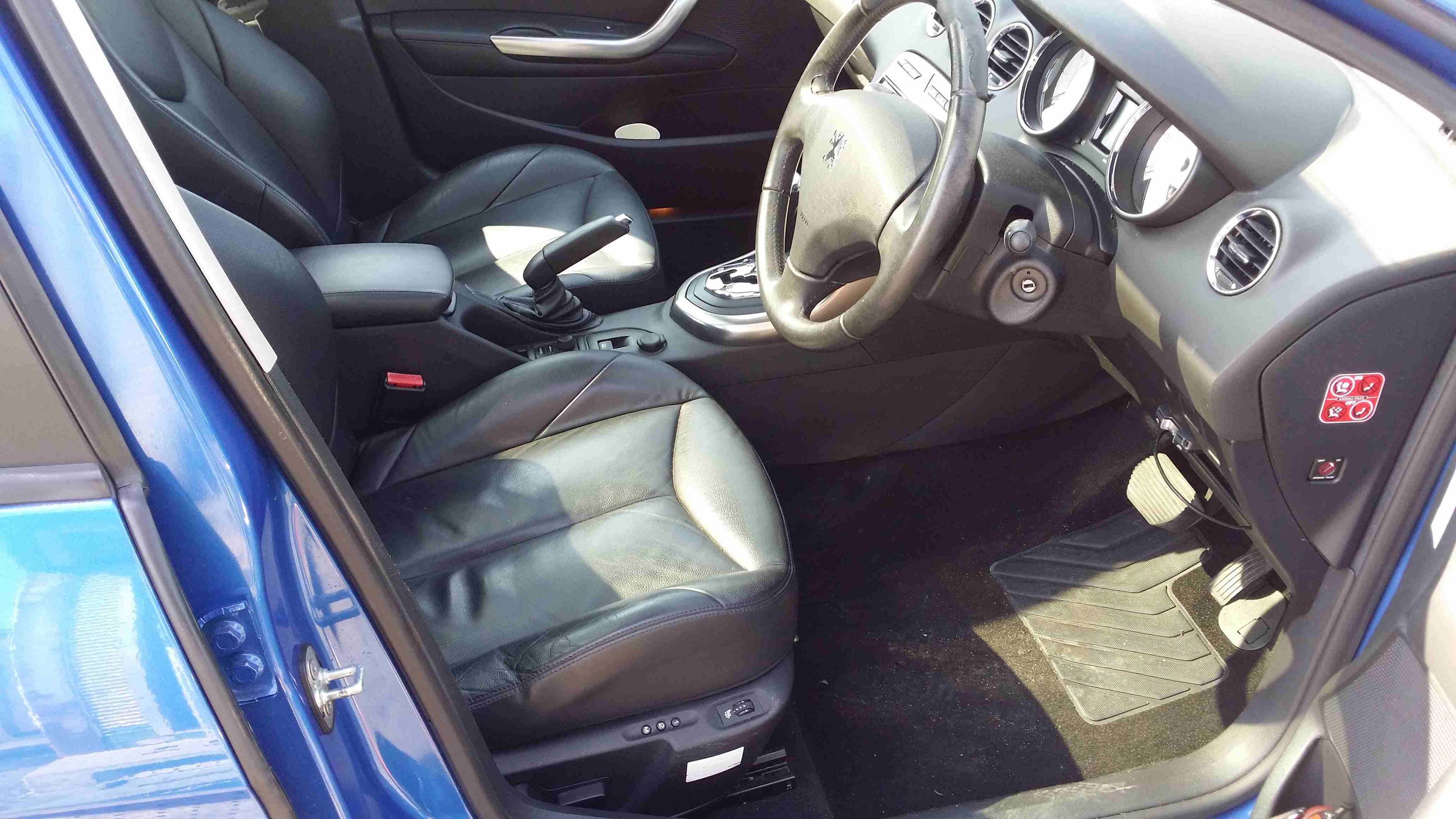 غرف جلد لسيارات بيجو Peugeot أصليه ومميزه جداً
لا تنسَ أنك شاهدت هذا الإعلان في عنكبوت
يتوفر غرف...