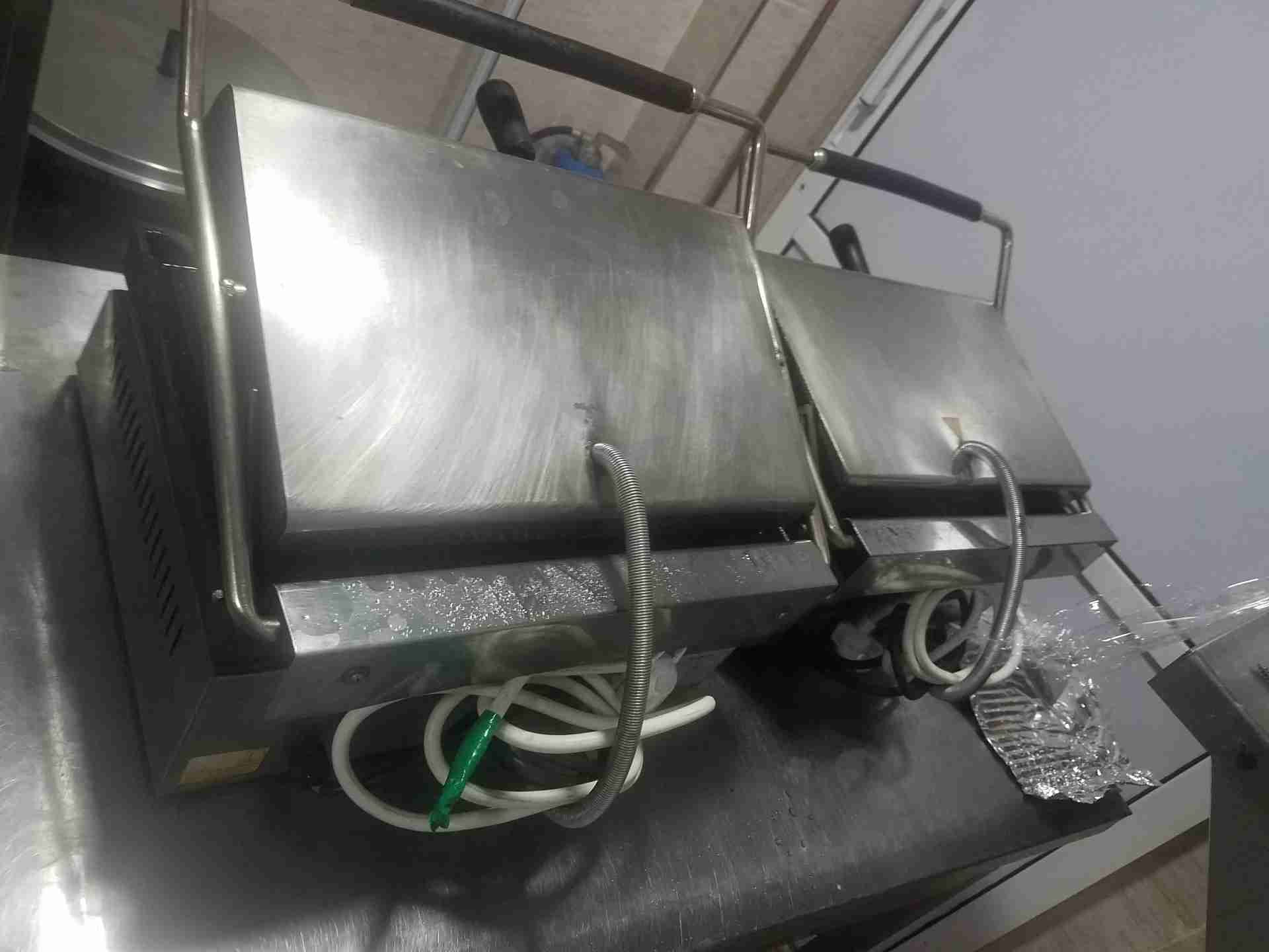 قرل تسخين بحال الوكاله استعمال بسيط
لا تنسَ أنك شاهدت هذا الإعلان في عنكبوت
قرل لتسخين السان...