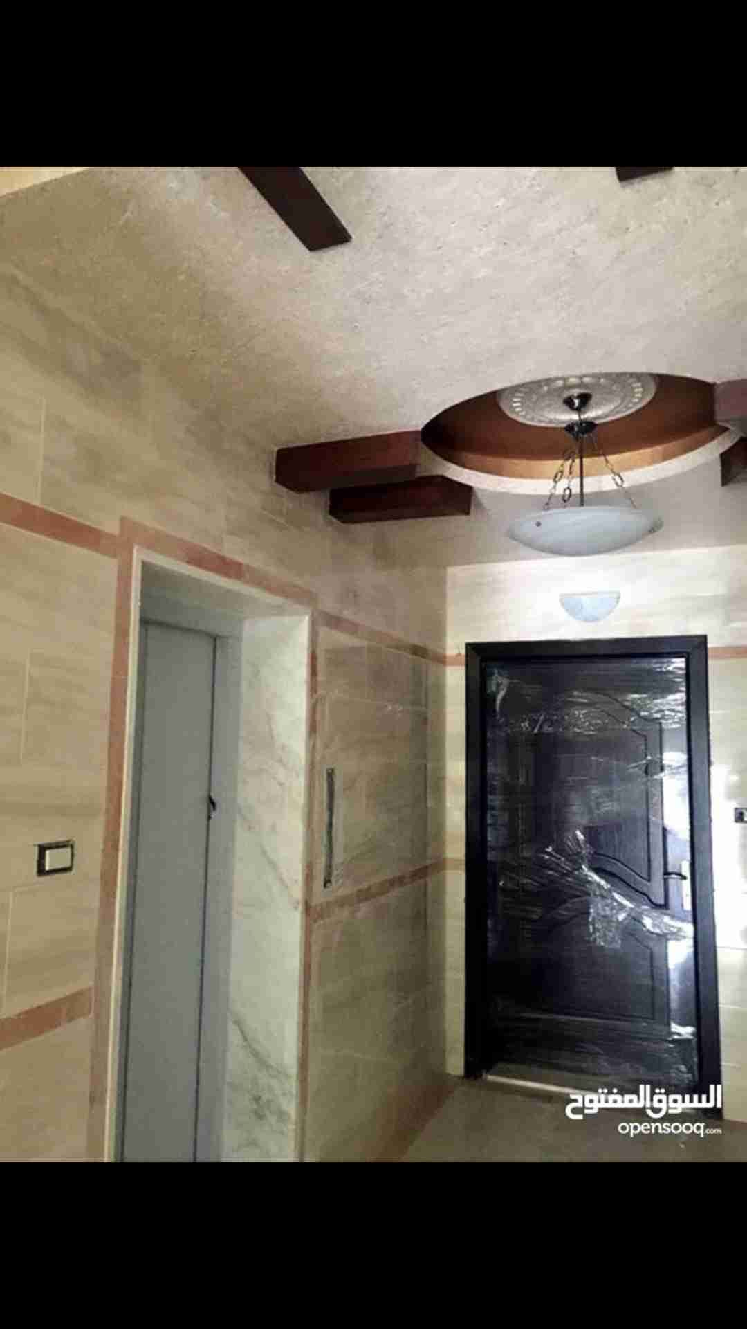 عمارة جديدة عمرها أسبوع لم تسكن،شقق فارغة فاخرة جدا بتشطيبات سوبر سوبر ديلوكس،من المالك،شفابدران
لا تنسَ أنك شاهدت هذا الإعلان في عنكبوت...