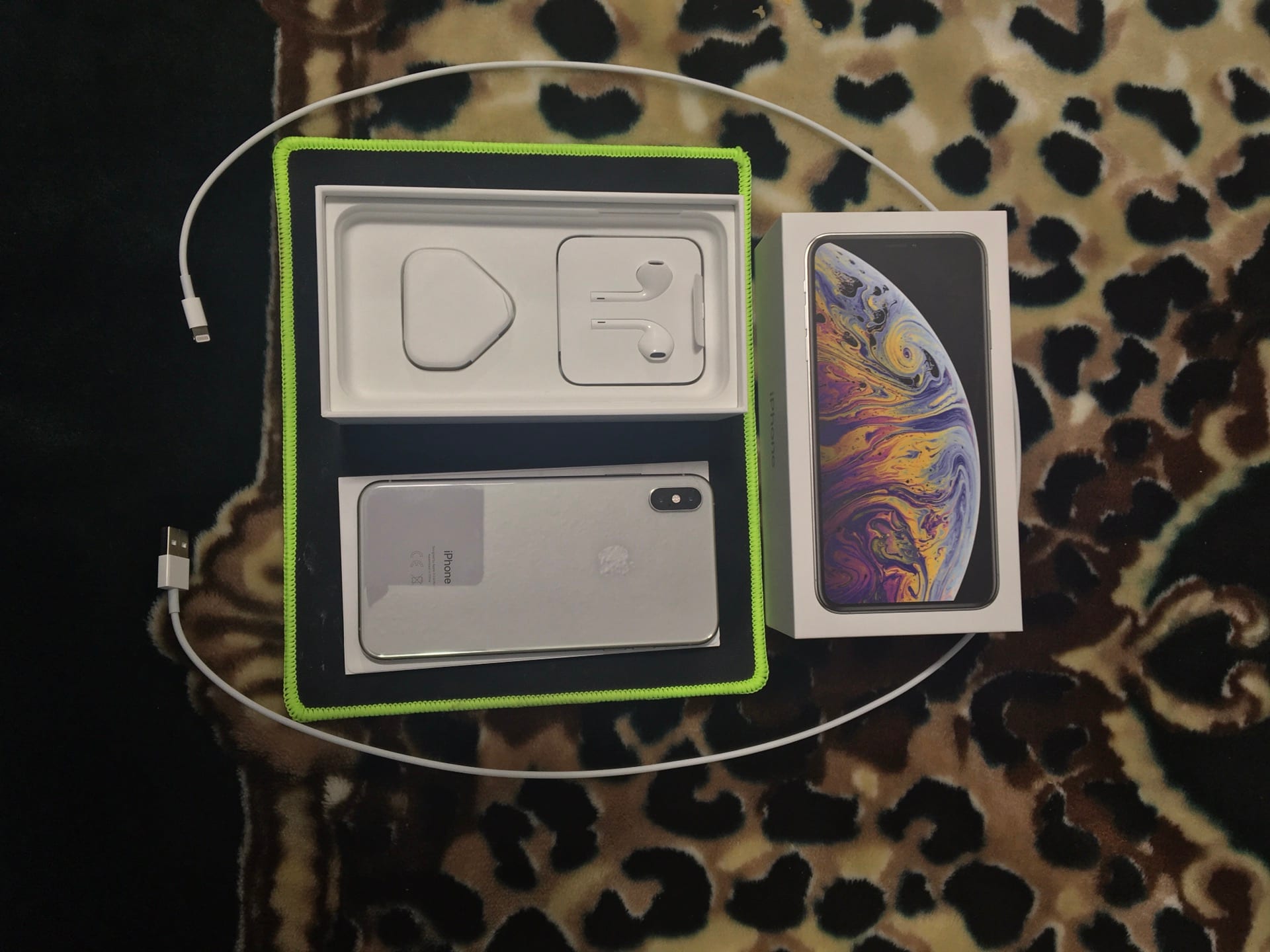 Apple iPhone XS Max • 64GB • Silver
لا تنسَ أنك شاهدت هذا الإعلان في عنكبوت
Apple i...