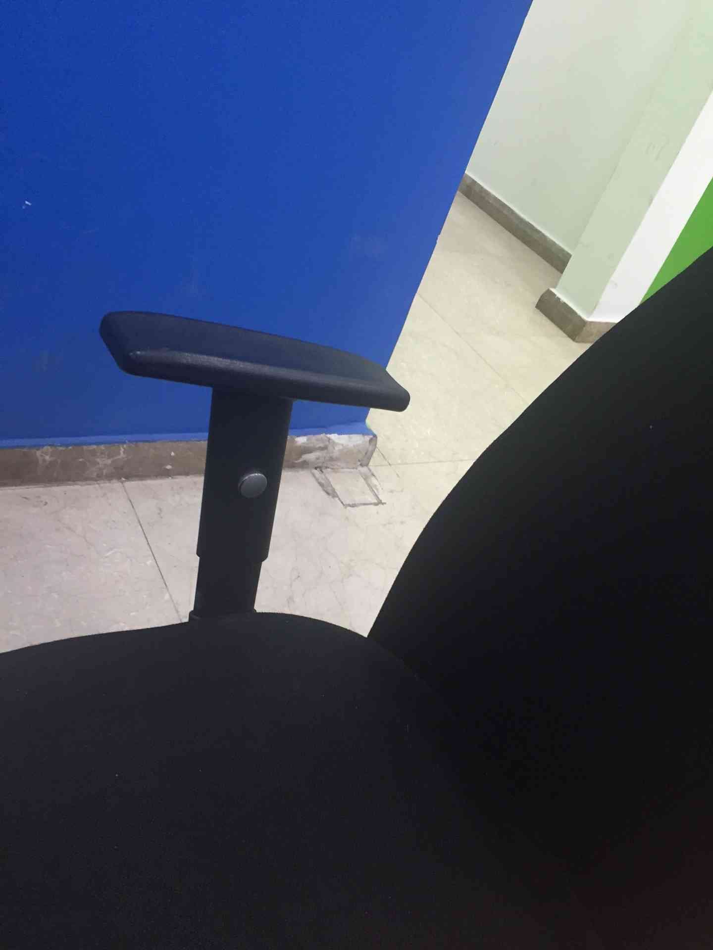 عسل للبيع عسل
لا تنسَ أنك شاهدت هذا الإعلان في عنكبوت
عسل عسل عسل...