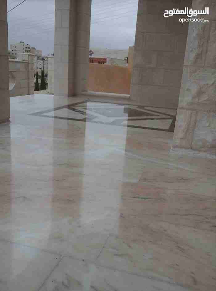 جلي وتلميع وتشميع جميع انواع البلاط والرخام للأستفسار0796240380
لا تنسَ أنك شاهدت هذا الإعلان في عنكبوت...