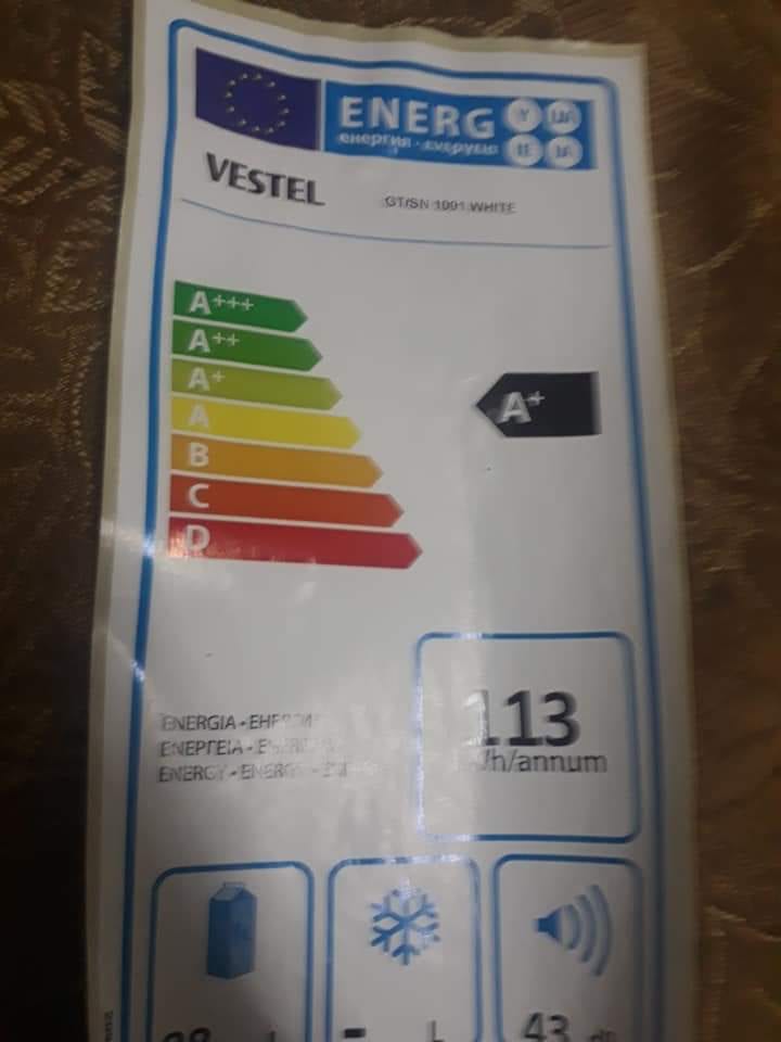 ثلاجه مكتب نوع فستل لون ابيض وكاله كفالتها شغاله
لا تنسَ أنك شاهدت هذا الإعلان في عنكبوت
ثلاج...