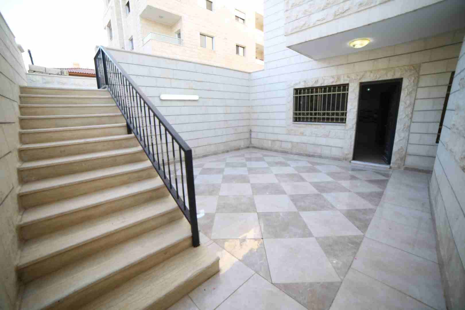 شقه طابق ثالث 180 متر مربع حي الكوم - شفا بدران ذات اطلاله جاهزه للتسليم مع امكانية الاقساط
لا تنسَ أنك شاهدت هذا الإعلان في عنكبوت...
