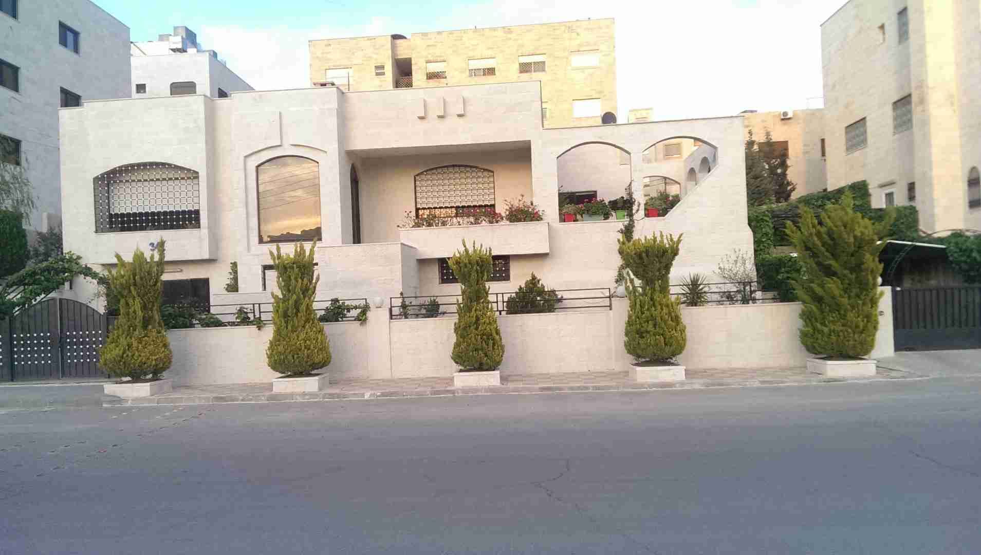 Villas is available for sale or rent in Amman
لا تنسَ أنك شاهدت هذا الإعلان في عنكبوت
Villa a...