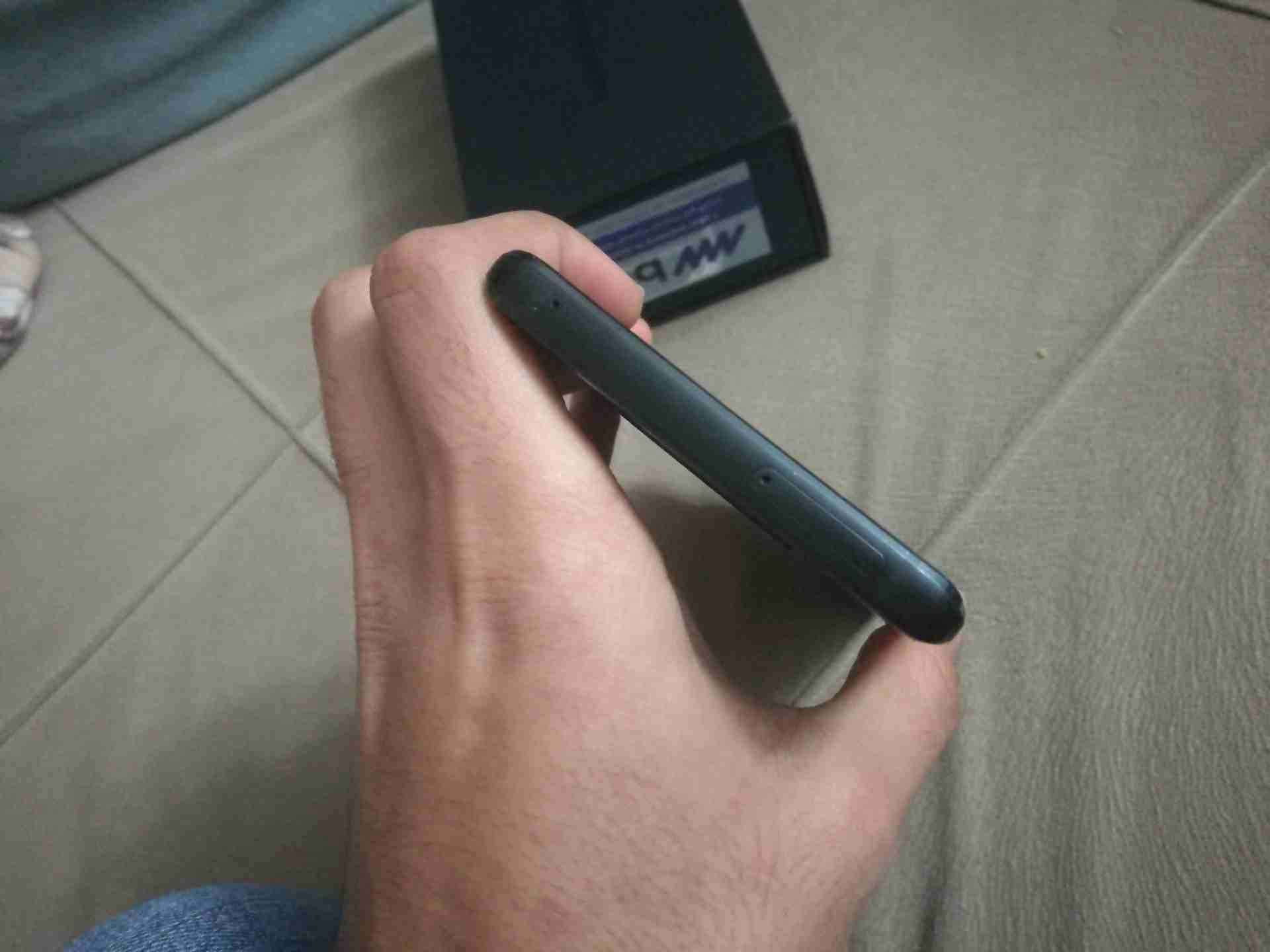 galaxy note 9 super وكاله
لا تنسَ أنك شاهدت هذا الإعلان في عنكبوت
التلفون كثير نضيف مع كل أعراضه...