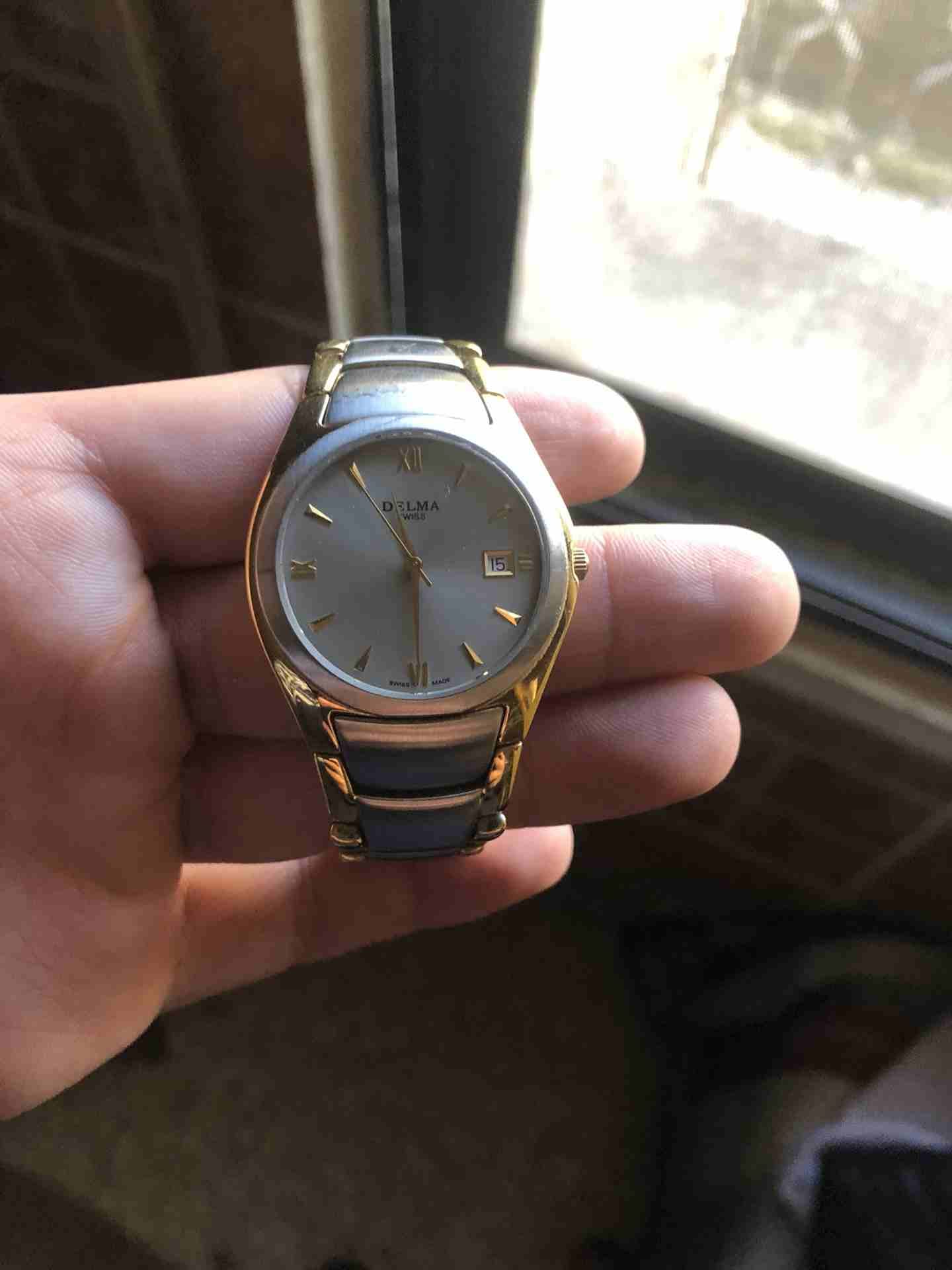 Delma Swis Watch
لا تنسَ أنك شاهدت هذا الإعلان في عنكبوت
ساعه سويسريه اصليه ماركة Delma ساعه جميل...
