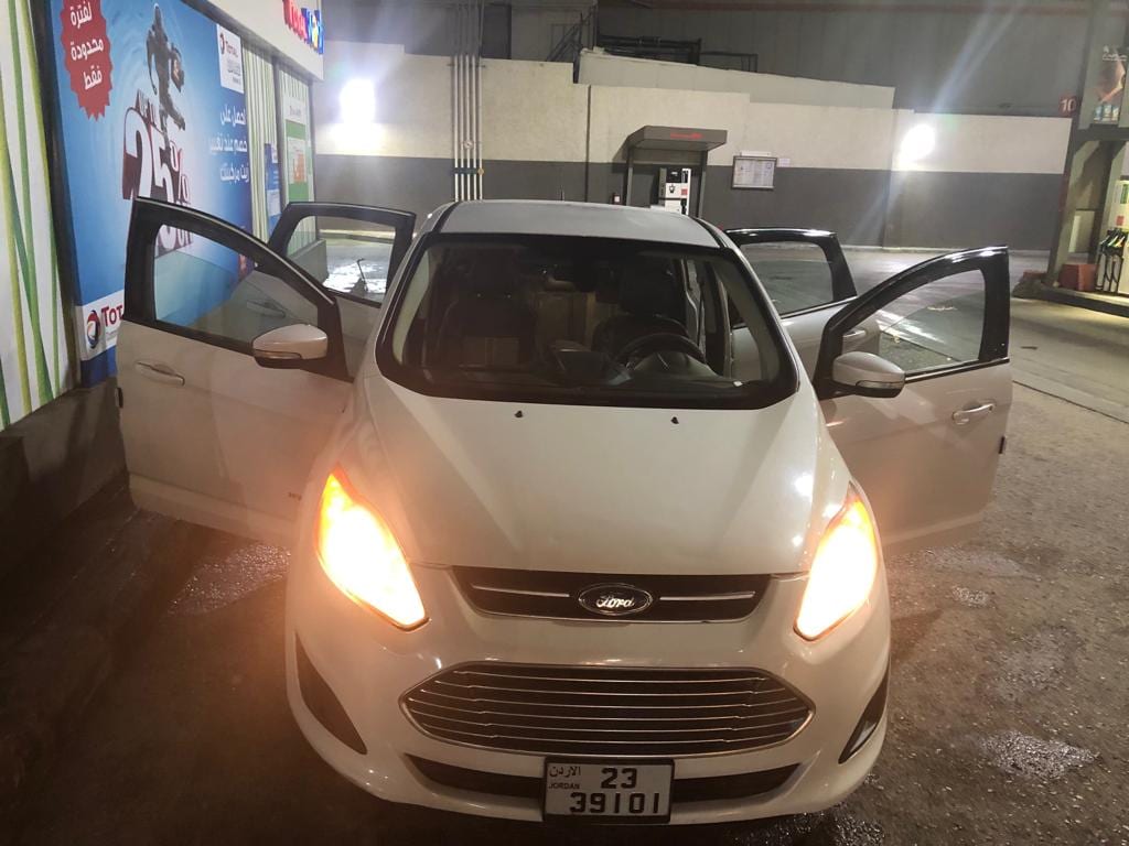فورد cmax فحص كامل 2013
لا تنسَ أنك شاهدت هذا الإعلان في عنكبوت
تب نظافه
شاشه كبيره
كاميرا...
