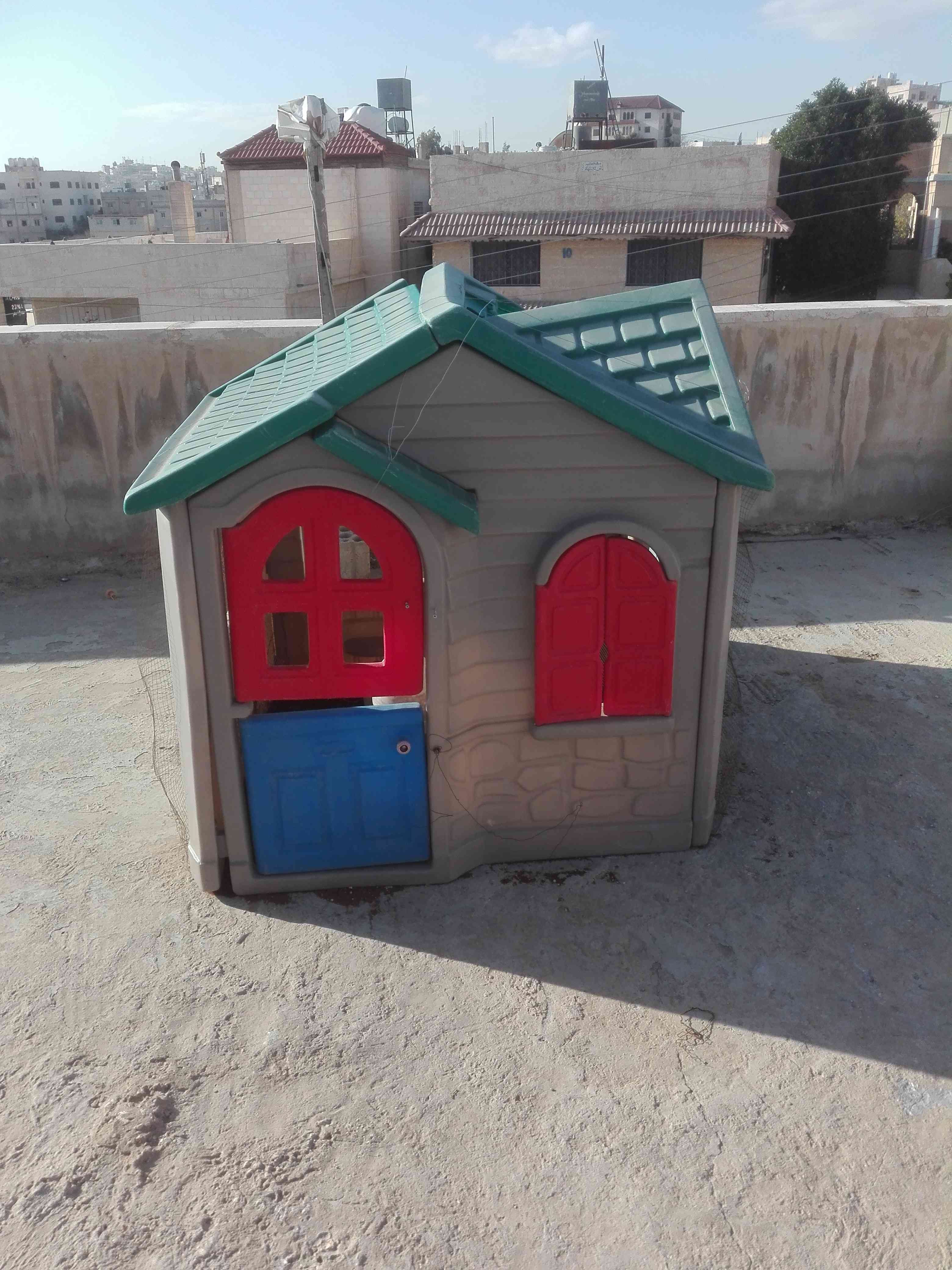 كوخ للبيع لغايات تربيه الطيور والحمام من البلاستك
لا تنسَ أنك شاهدت هذا الإعلان في عنكبوت
كوخ...