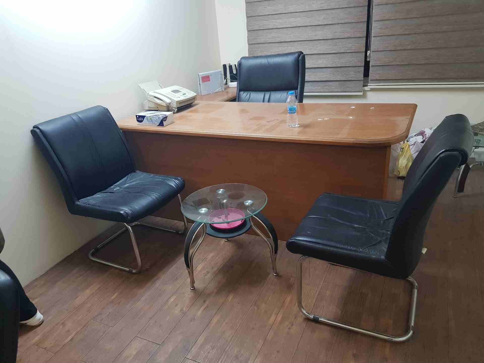 اثاث مكتبي ممتاز بحال الوكالة
لا تنسَ أنك شاهدت هذا الإعلان في عنكبوت
مكتب تفصيل 4 قطع
مكتب صغير...
