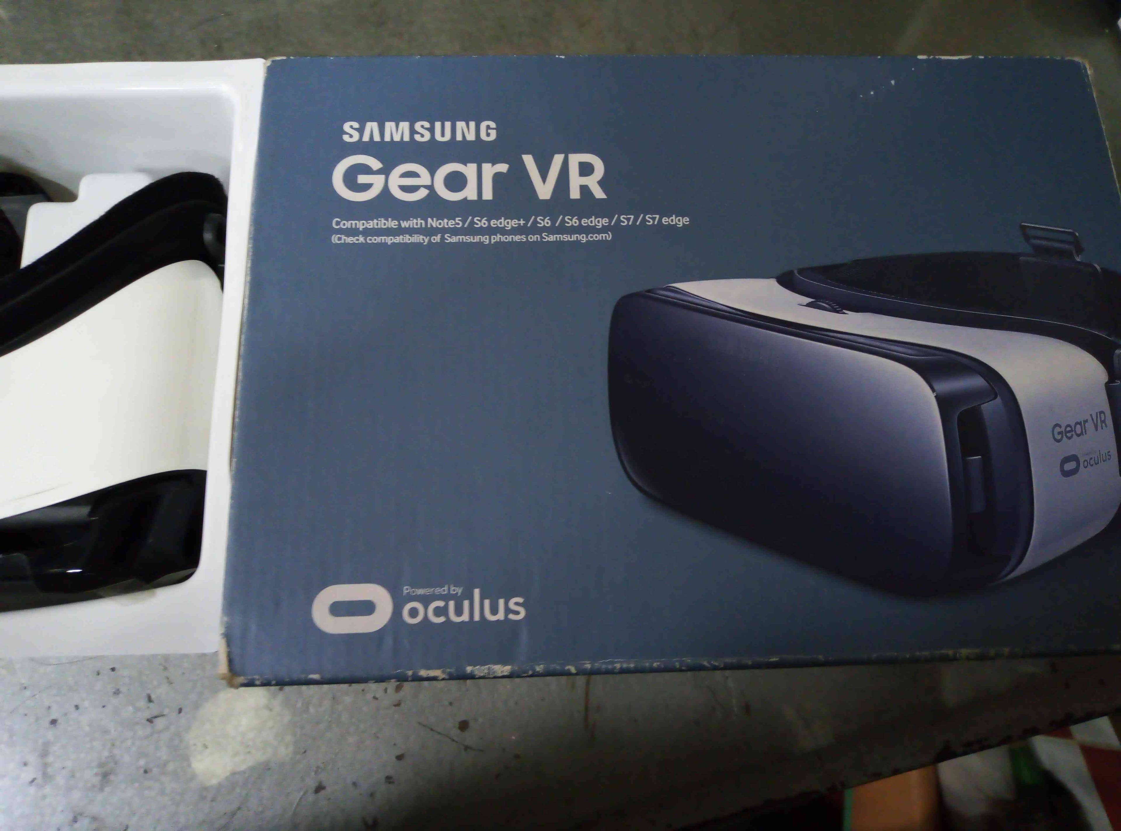 VR اصليه جديده
لا تنسَ أنك شاهدت هذا الإعلان في عنكبوت
كامل اغراضها والكرتونه...