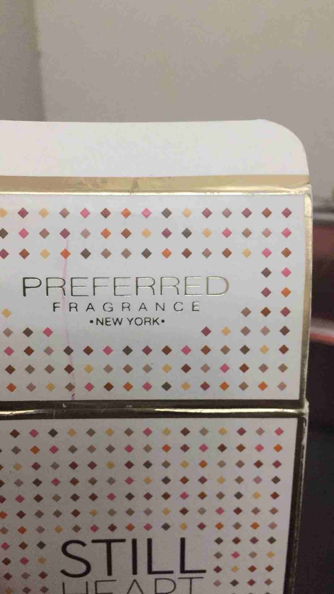 عطر STILL من امريكا
لا تنسَ أنك شاهدت هذا الإعلان في عنكبوت
رائحته جدا مميزه...