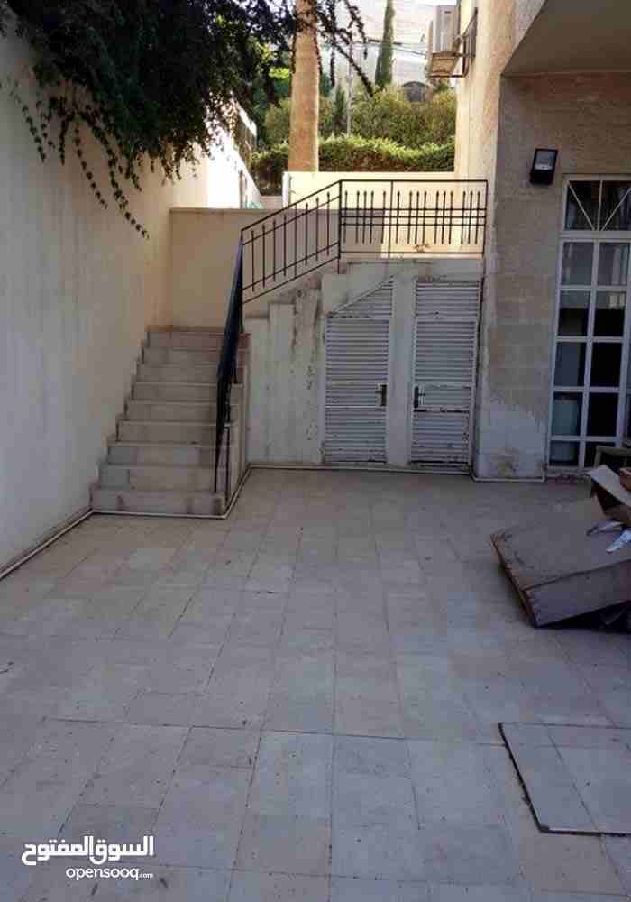 فيلااااااا مستقلة 1000م في عبدون للبيع المستعجل بدااااعي السفر
لا تنسَ أنك شاهدت هذا الإعلان في عنكبوت...