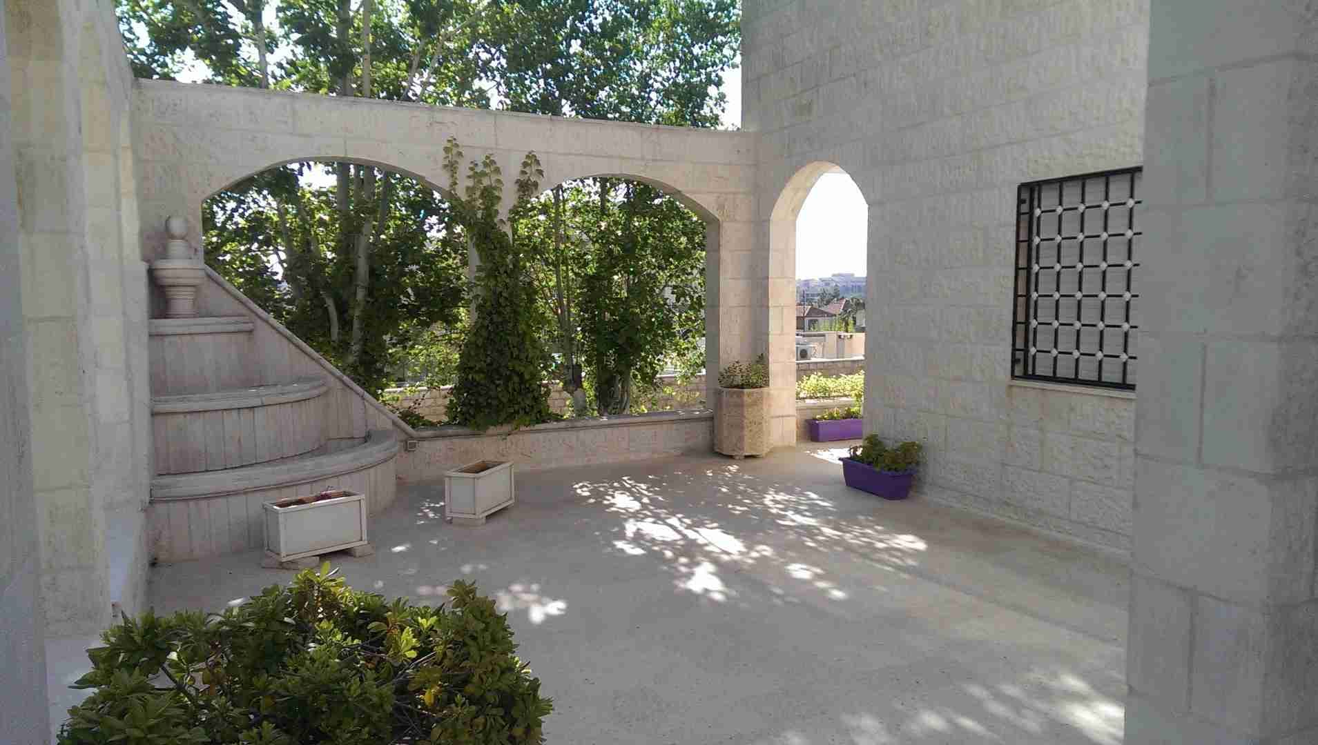 Villas is available for sale or rent in Amman
لا تنسَ أنك شاهدت هذا الإعلان في عنكبوت
Villa a...