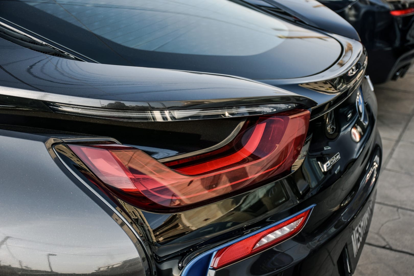 بي ام دبليو اي 8 2014 BMW i8 eDrive
لا تنسَ أنك شاهدت هذا الإعلان في عنكبوت
بي ام دبليو اي 8...