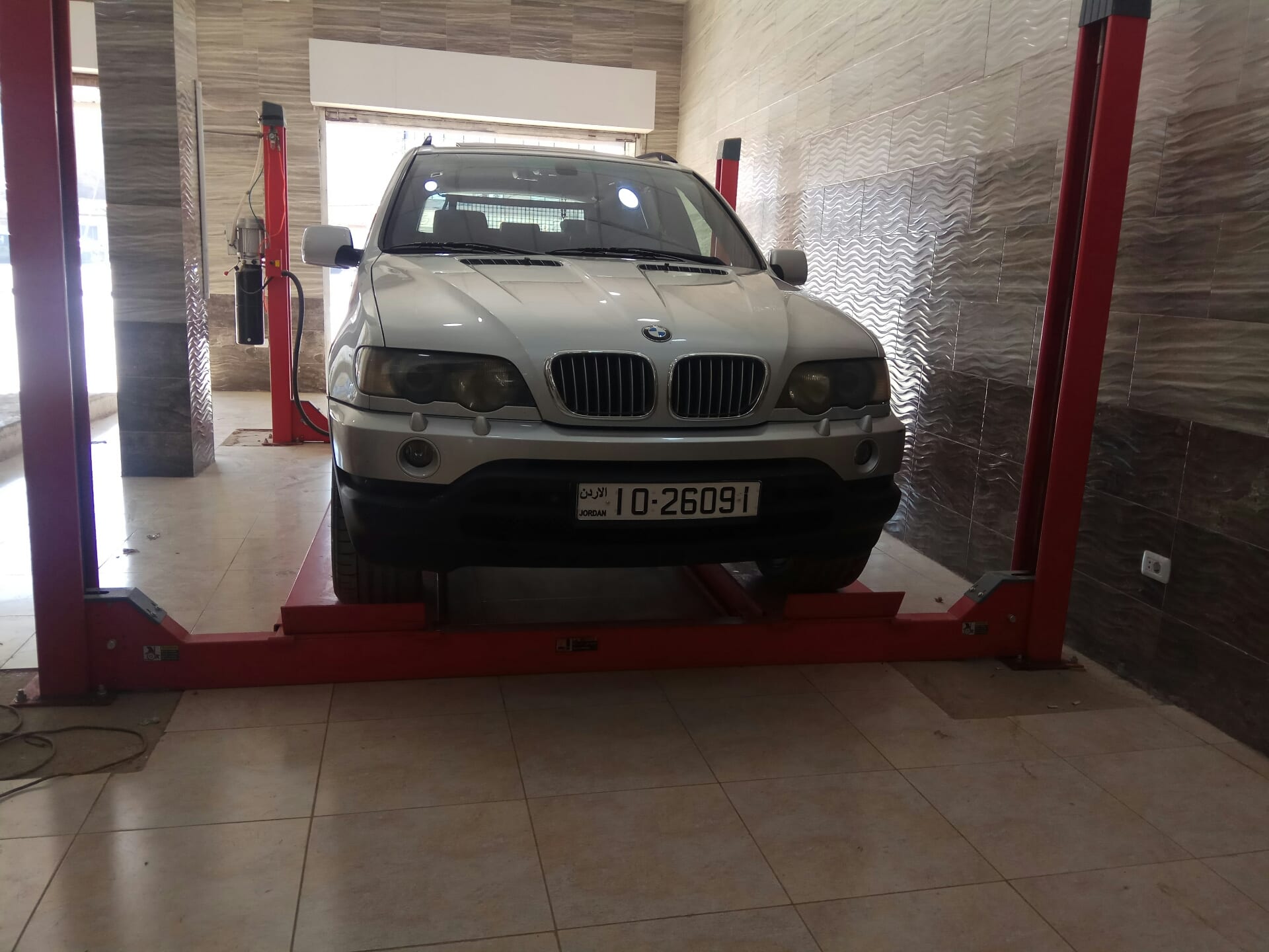 BMW X5
لا تنسَ أنك شاهدت هذا الإعلان في عنكبوت
التفاصيل بالصور...