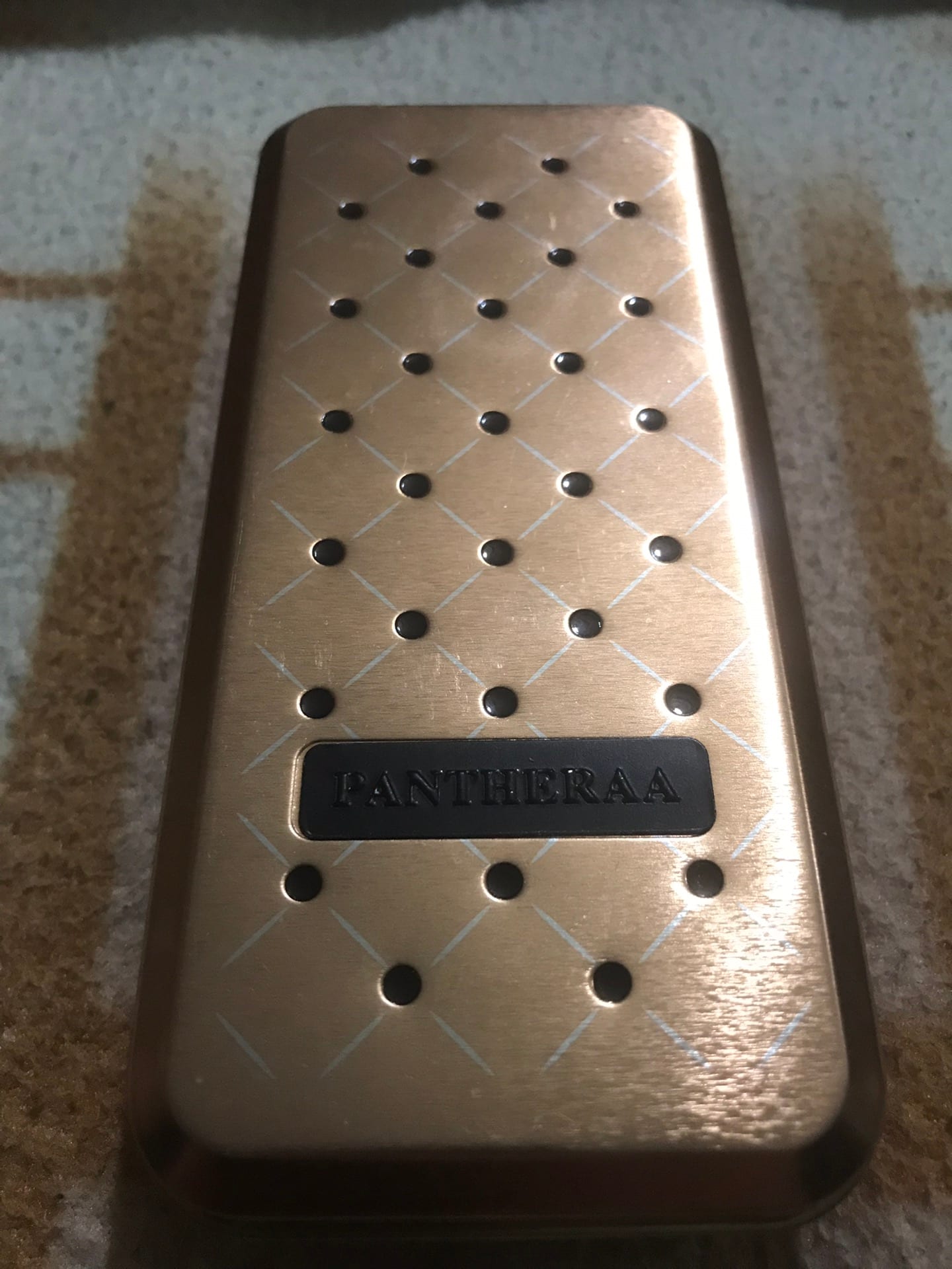 GOLD PANTHERAA
لا تنسَ أنك شاهدت هذا الإعلان في عنكبوت
Heat lighter
Apple logo
With two xe...