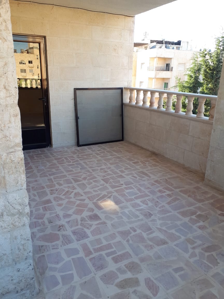 شقه فارغه في الدوار السابع قرب مكتبه وليم
لا تنسَ أنك شاهدت هذا الإعلان في عنكبوت
شارع عبدالل...