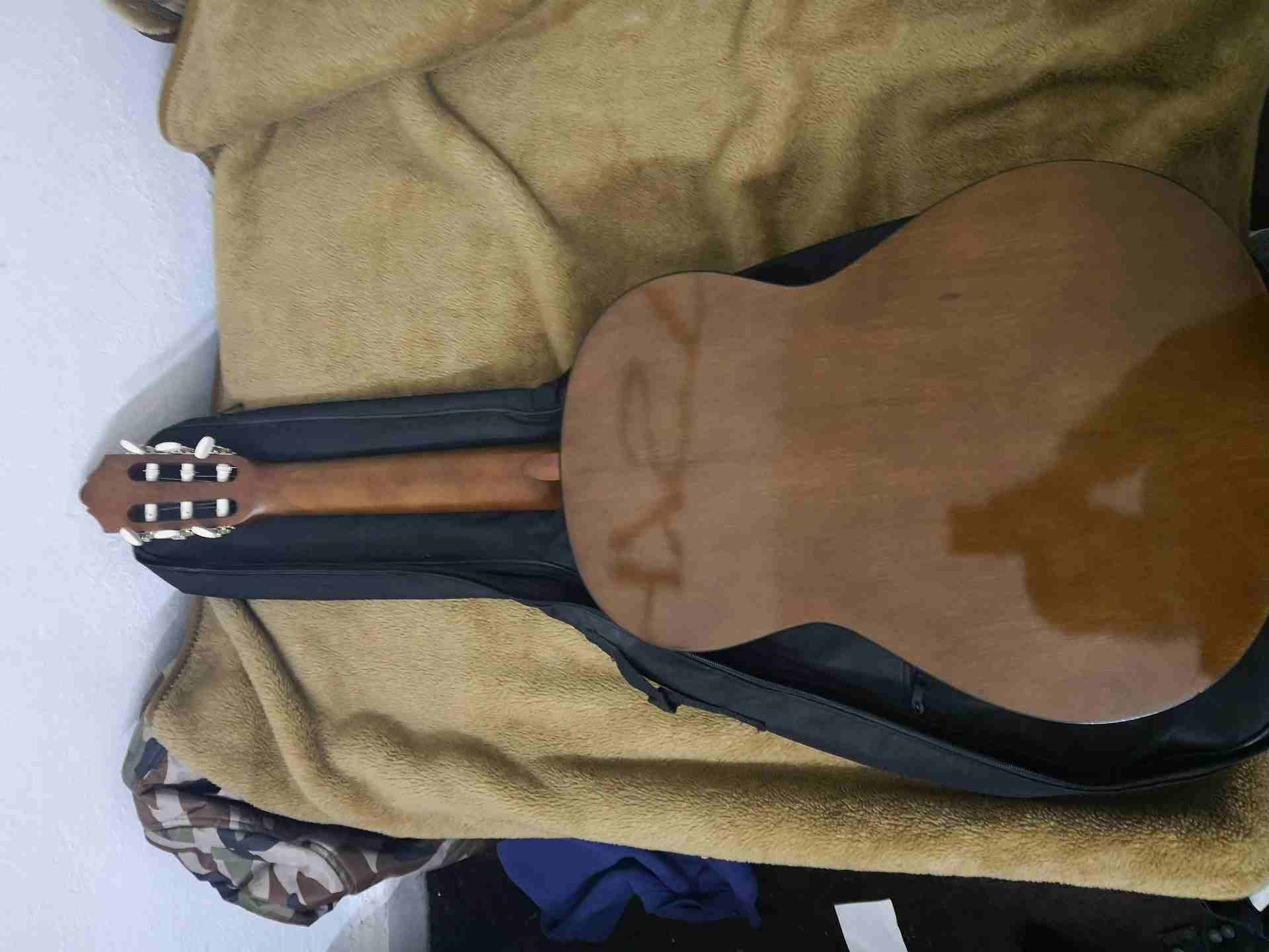 yamaha c40 guitar
لا تنسَ أنك شاهدت هذا الإعلان في عنكبوت
Barely used
Factory strings still on
Ne...