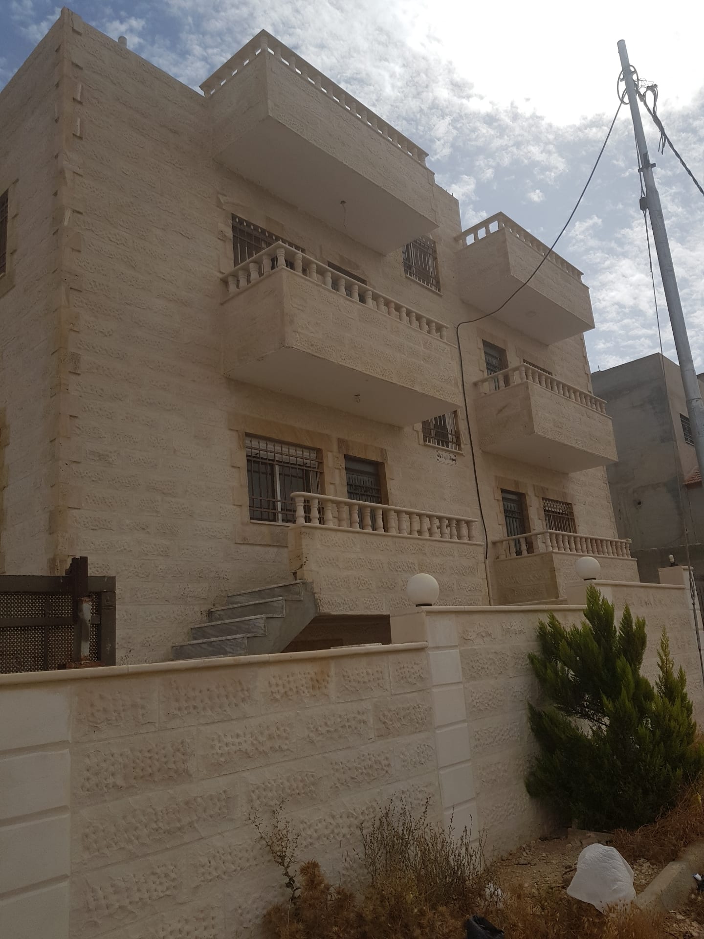 قطعة ارض سكنيه عماره قائمه ست شقق تشطيب سوبر ديلوكس
لا تنسَ أنك شاهدت هذا الإعلان في عنكبوت
ت...