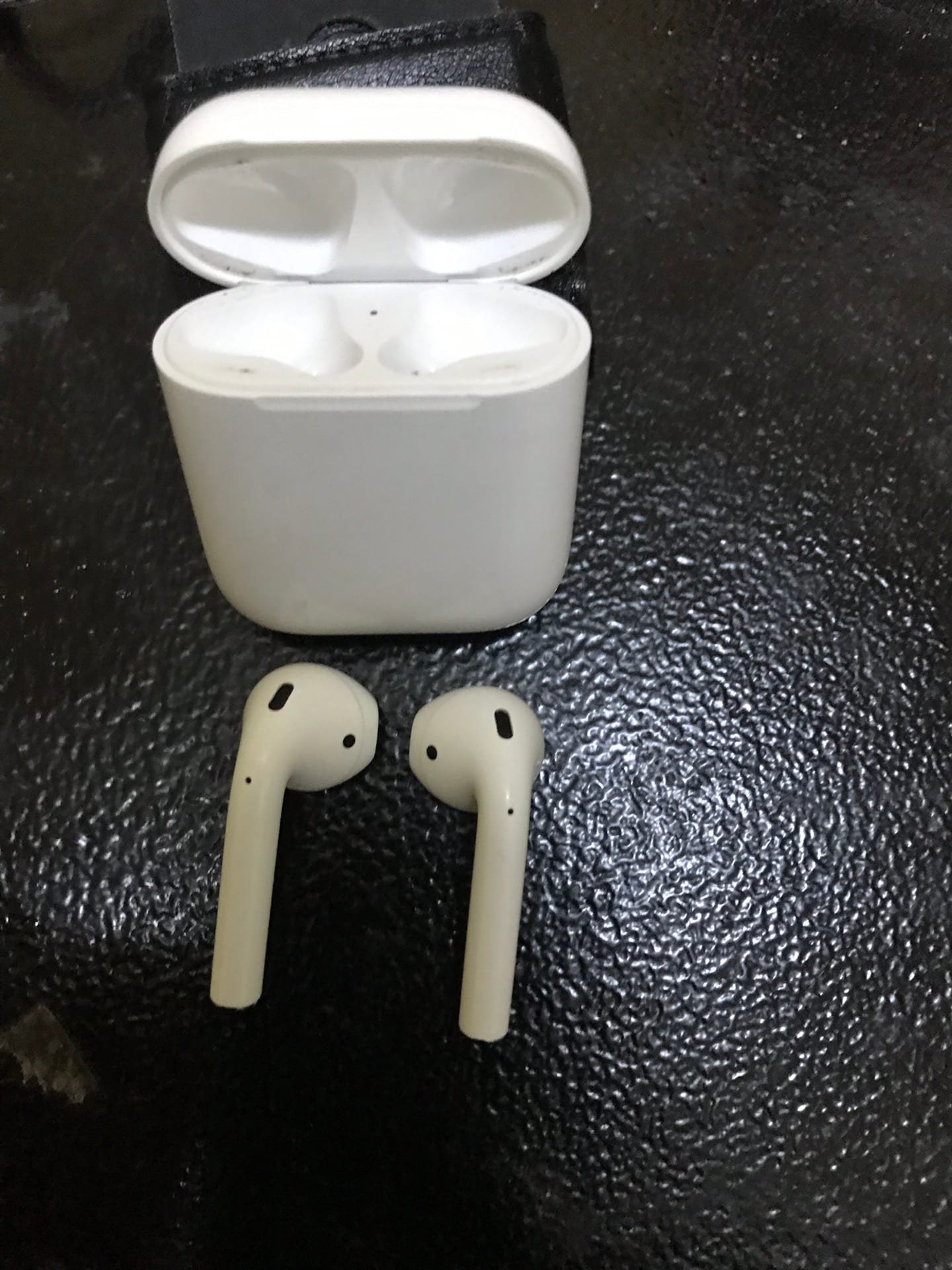 سمعات air bods بحال الوكاله استعمال شهر بلصلاه عنبي
لا تنسَ أنك شاهدت هذا الإعلان في عنكبوت
س...