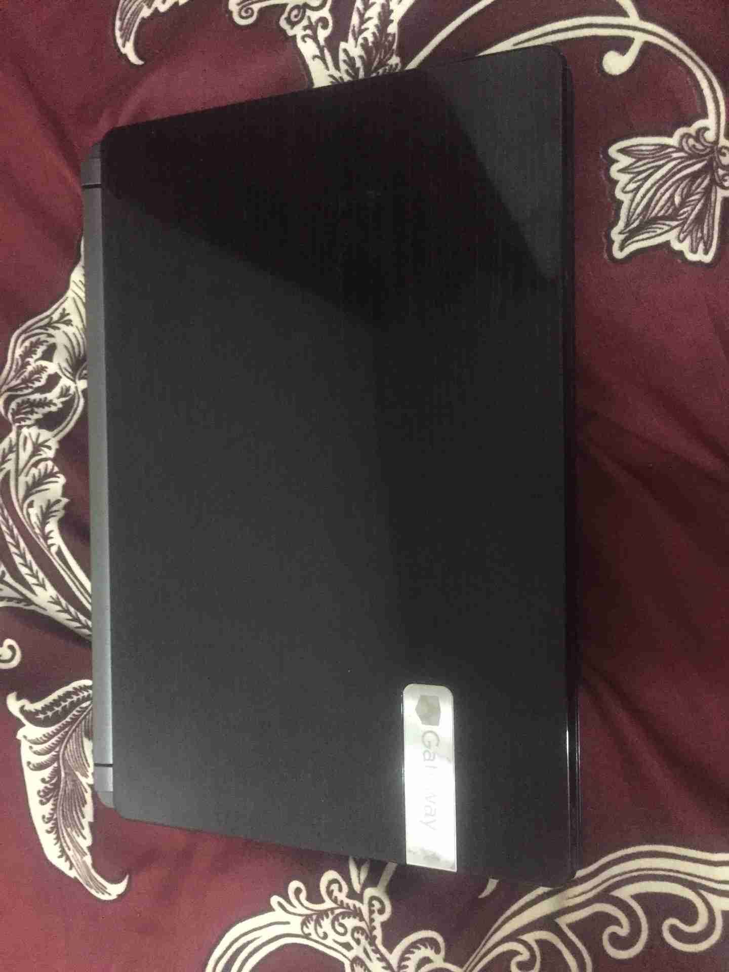 Gateway LT4010U Netbook للبيع كاش فقط
لا تنسَ أنك شاهدت هذا الإعلان في عنكبوت
الجهاز شغال تما...