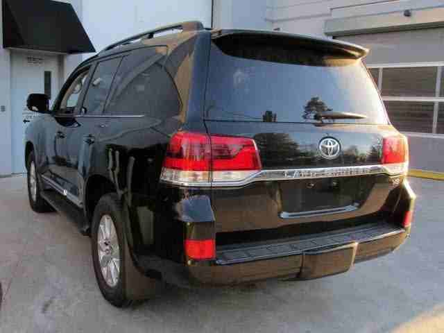 Season greetings
2017 Toyota Land Cruiser Automatic Transmission, No Accident record, No Mechanical Problem, very clean like brand new with warranty.
add me for info on Whatsapp +1 832 862 7706
CO...
