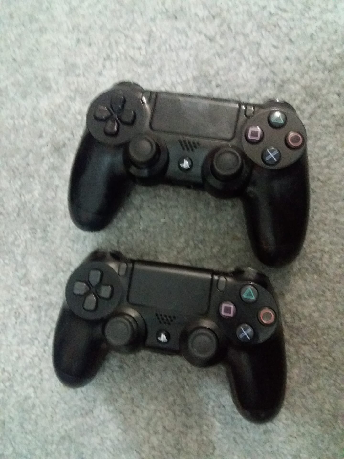 ps4 500g r2
لا تنسَ أنك شاهدت هذا الإعلان في عنكبوت
جهاز مع اغراضه كما موضح بالصور
بحاله جيده...