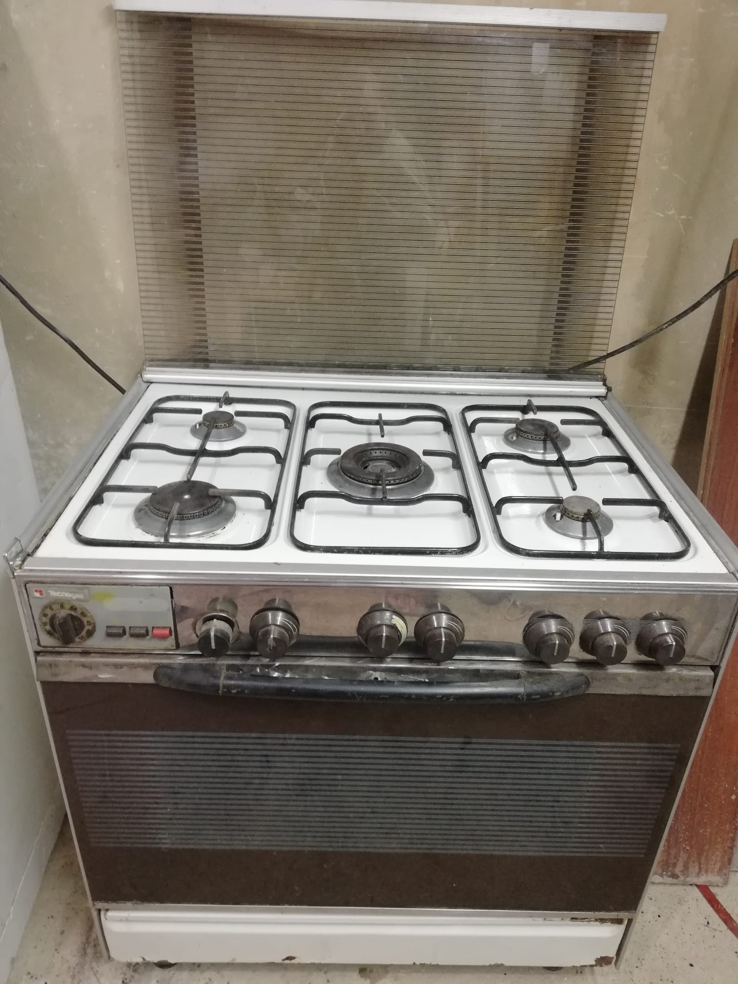 غاز بحالة جيدة جدا
لا تنسَ أنك شاهدت هذا الإعلان في عنكبوت
غاز بحالة جيدة جدا...