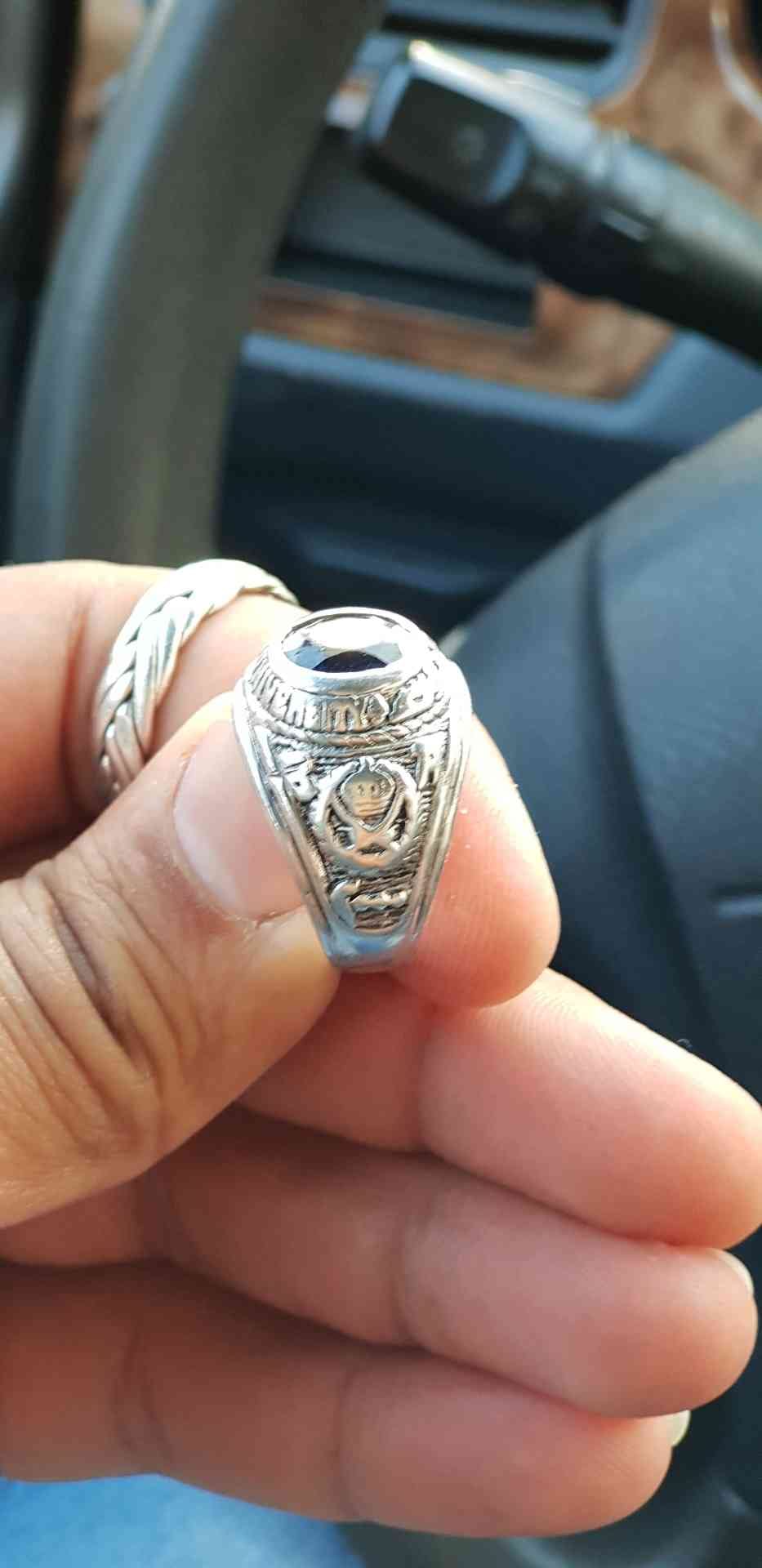 خاتم فضه الأمن العام للبيع
لا تنسَ أنك شاهدت هذا الإعلان في عنكبوت
خاتم للبيع الامن العام جام...