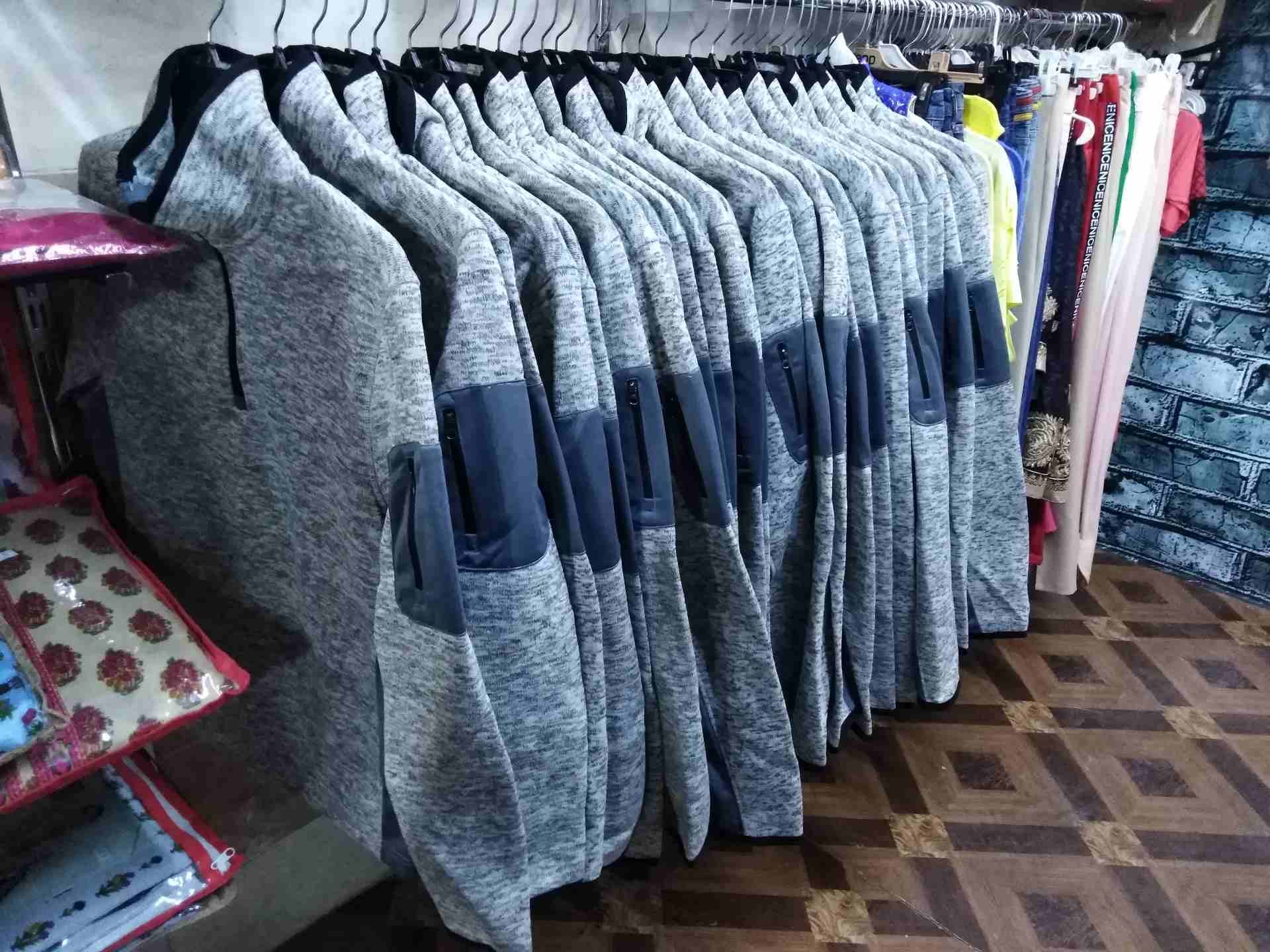 سويتر فليس جاكيت جملهS M L XL
لا تنسَ أنك شاهدت هذا الإعلان في عنكبوت
الجمله 3.50 الدينار الواحد...