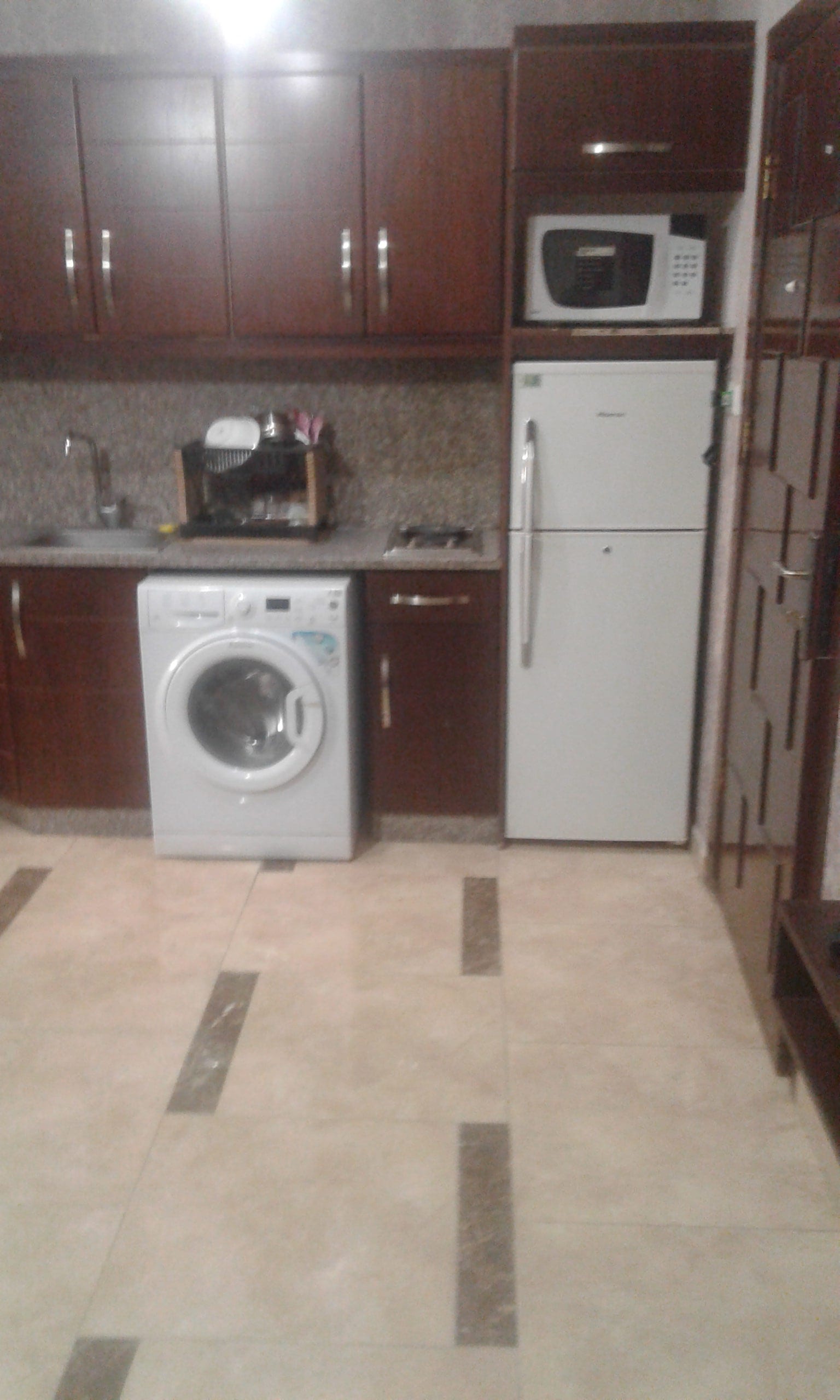 ستوديوهات مفروشه للإيجار اليومي. Full furnished studios for daily rent 35JDs
لا تنسَ أنك شاهدت هذا الإعلان في عنكبوت...