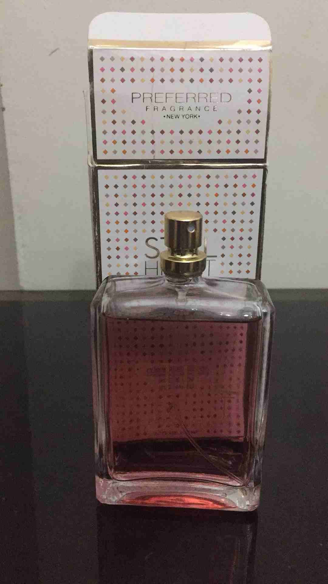 عطر STILL من امريكا
لا تنسَ أنك شاهدت هذا الإعلان في عنكبوت
رائحته جدا مميزه...