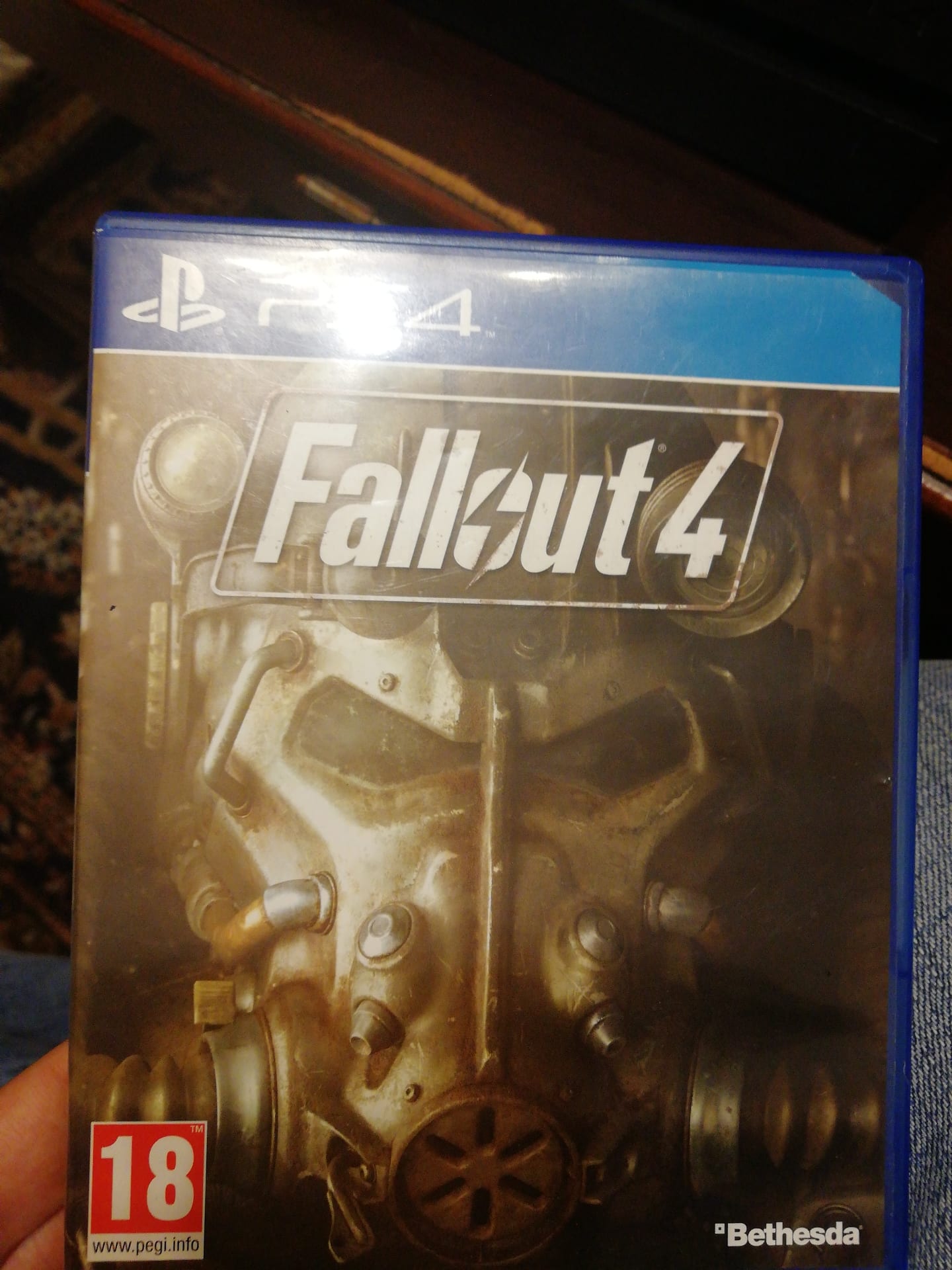 fallout 4
لا تنسَ أنك شاهدت هذا الإعلان في عنكبوت
Fallout 4...
