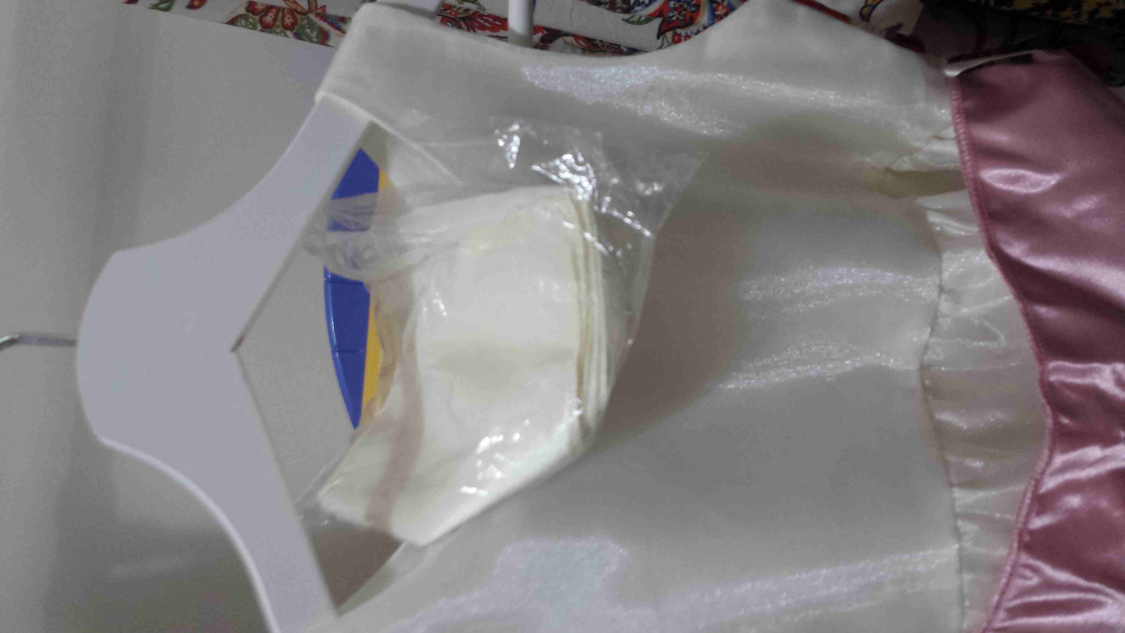 4 فساتين للبنات الصغيرات
لا تنسَ أنك شاهدت هذا الإعلان في عنكبوت
1. فستان ابيض من امريكا و صنع ام...