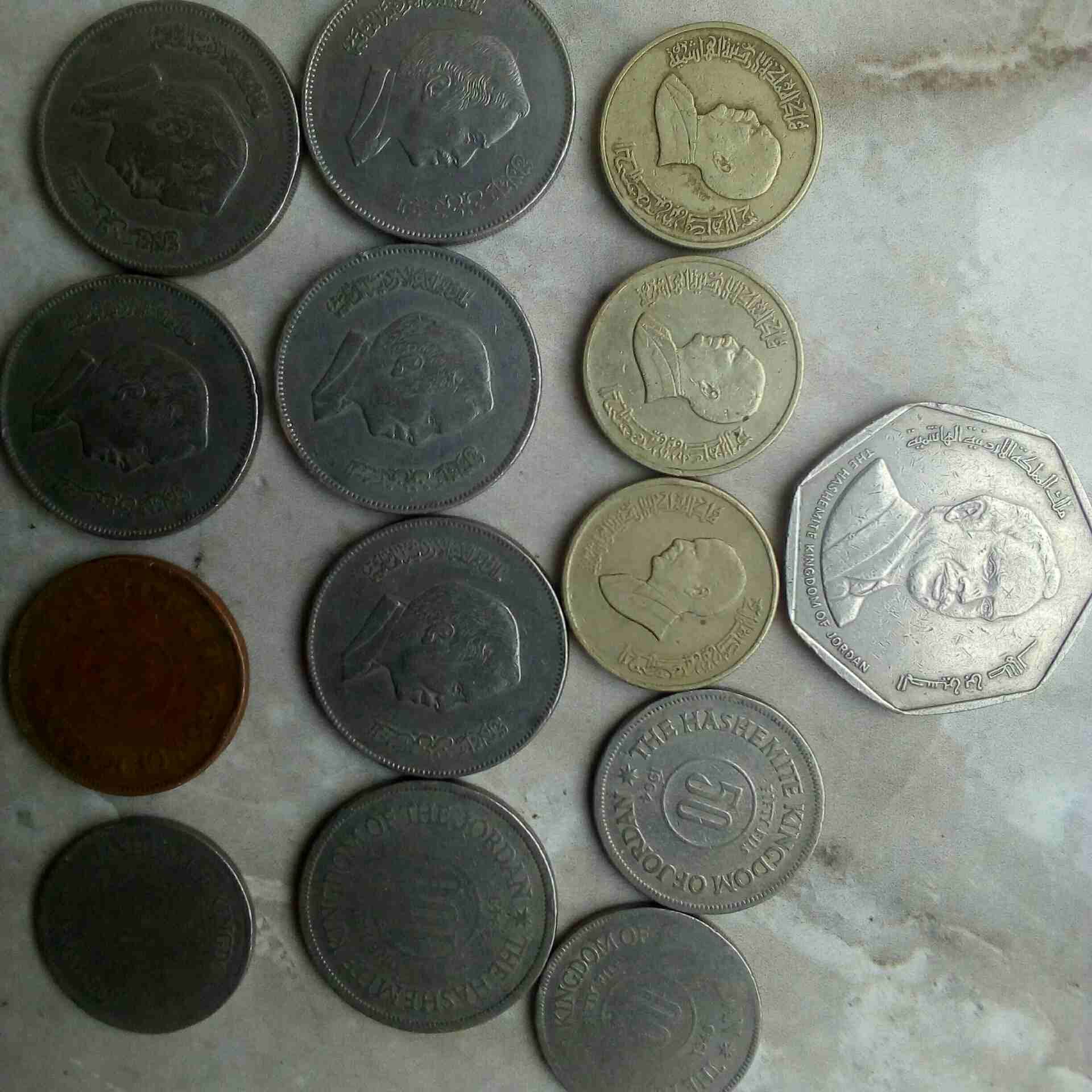 عملات تقريبا 300 قطع
لا تنسَ أنك شاهدت هذا الإعلان في عنكبوت
للبيع التواريخ مختلفه التواصل على رق...