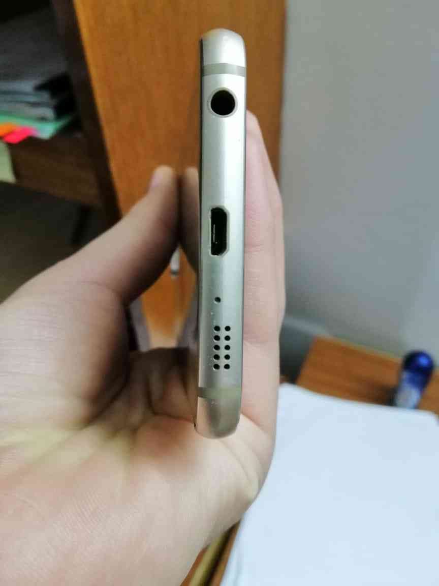 سامسونج اس 6 S6 لون ذهبي نفس الوكاااله معه كل اغراضه للبيع او للبدل
لا تنسَ أنك شاهدت هذا الإعلان في عنكبوت...