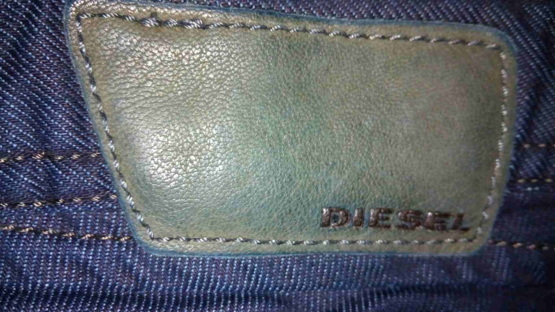 جينزات diesel , zara , boss ,pull&bear , wrangler , massimo dutti , celio
لا تنسَ أنك شاهدت هذا الإعلان في عنكبوت...