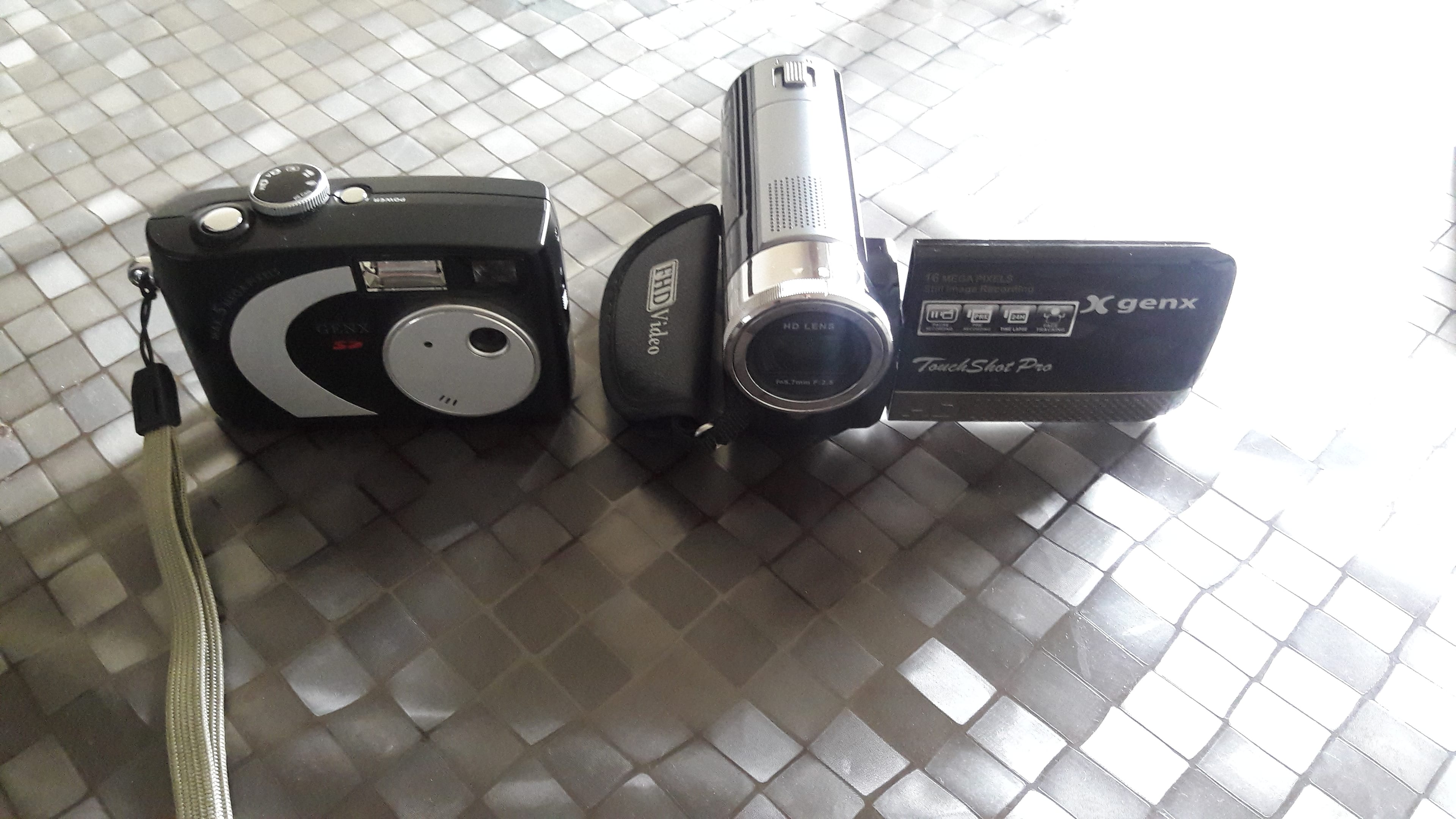 كاميرا Genx HD عدد 2 للبيع
لا تنسَ أنك شاهدت هذا الإعلان في عنكبوت
كاميرا Genx للبيع تصوير HD...