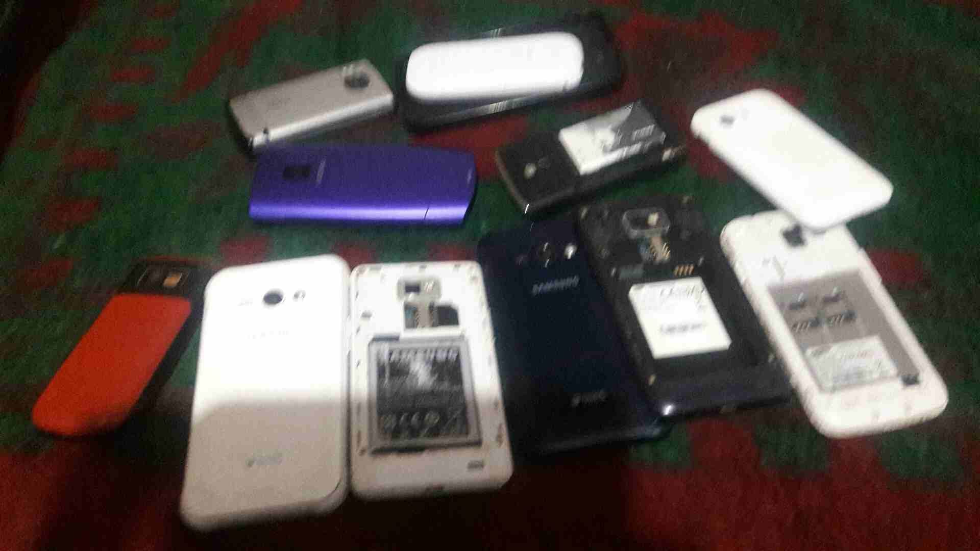 هواتف للبيع
لا تنسَ أنك شاهدت هذا الإعلان في عنكبوت
الكول شغال
--...