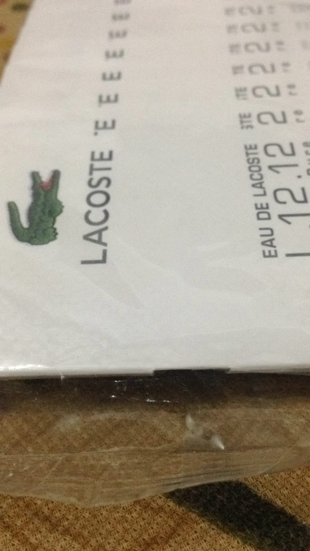 عطر LACOSTE
لا تنسَ أنك شاهدت هذا الإعلان في عنكبوت
عطر لاكوست
عينه صغيره حجم 1.5 ملي
صغير...