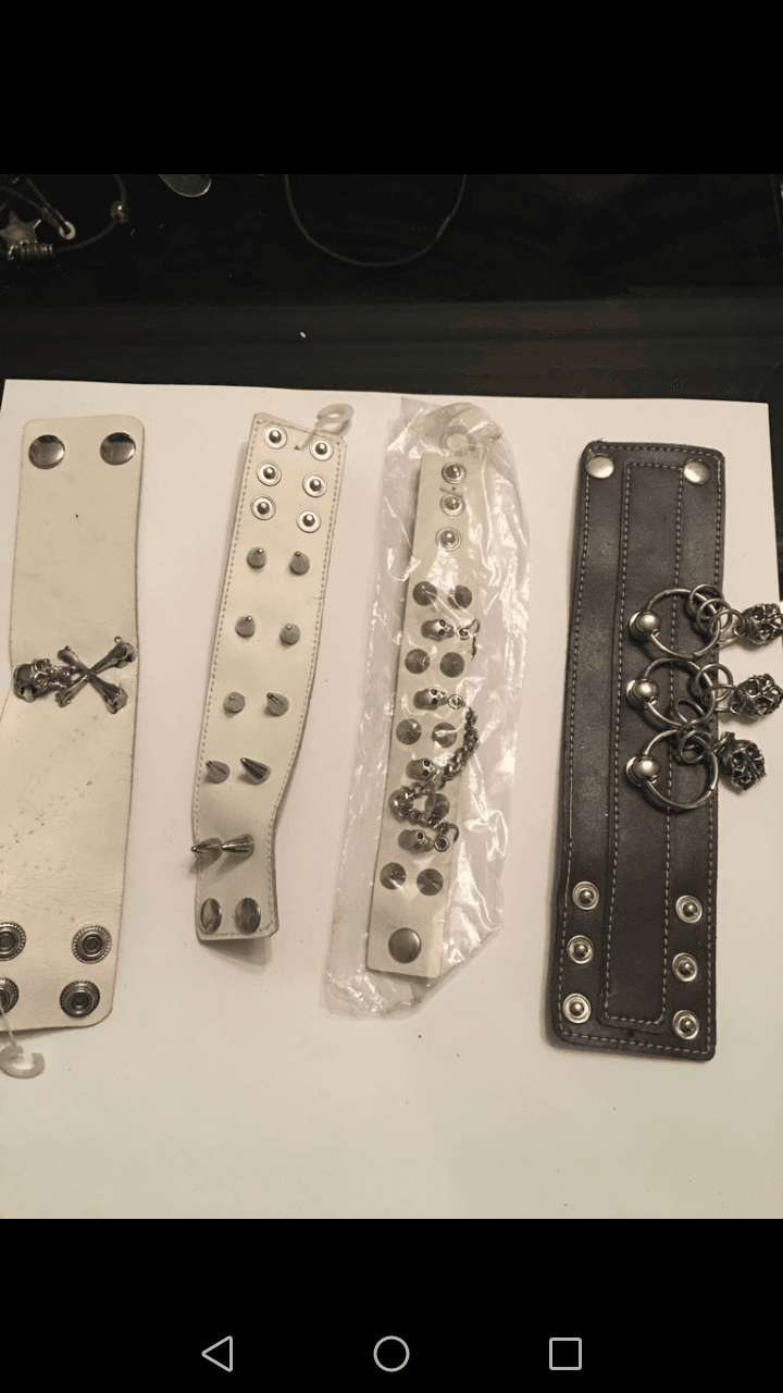 brand new bracelets
لا تنسَ أنك شاهدت هذا الإعلان في عنكبوت
Brand new bracelets very fashiona...